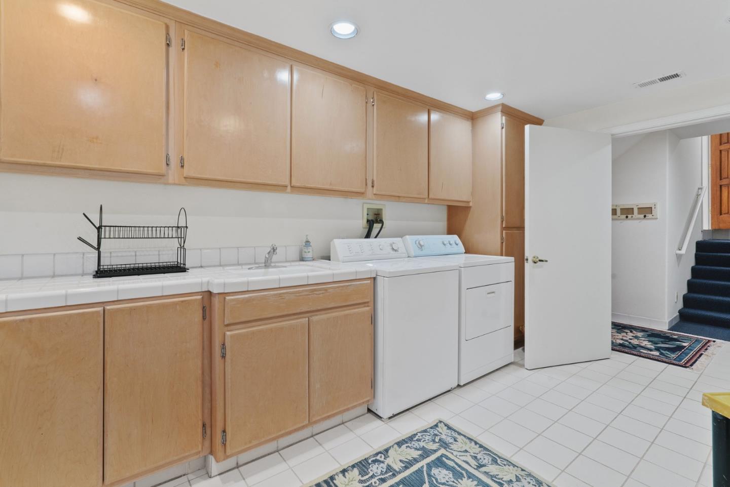 Detail Gallery Image 41 of 117 For 29 Kite Hill Rd, Santa Cruz,  CA 95060 - 3 Beds | 2/1 Baths