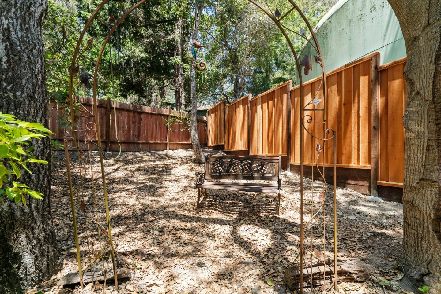 Detail Gallery Image 48 of 117 For 29 Kite Hill Rd, Santa Cruz,  CA 95060 - 3 Beds | 2/1 Baths