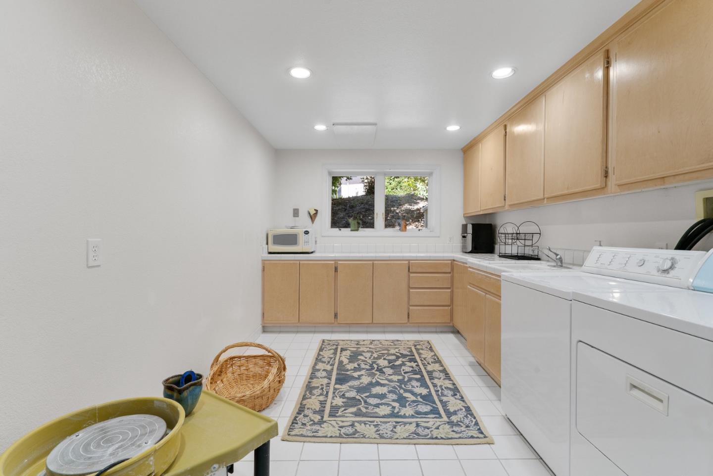 Detail Gallery Image 63 of 117 For 29 Kite Hill Rd, Santa Cruz,  CA 95060 - 3 Beds | 2/1 Baths