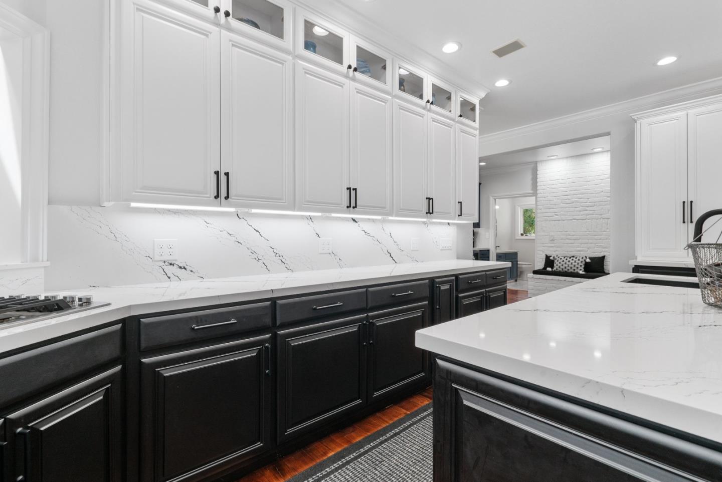 Detail Gallery Image 76 of 117 For 29 Kite Hill Rd, Santa Cruz,  CA 95060 - 3 Beds | 2/1 Baths