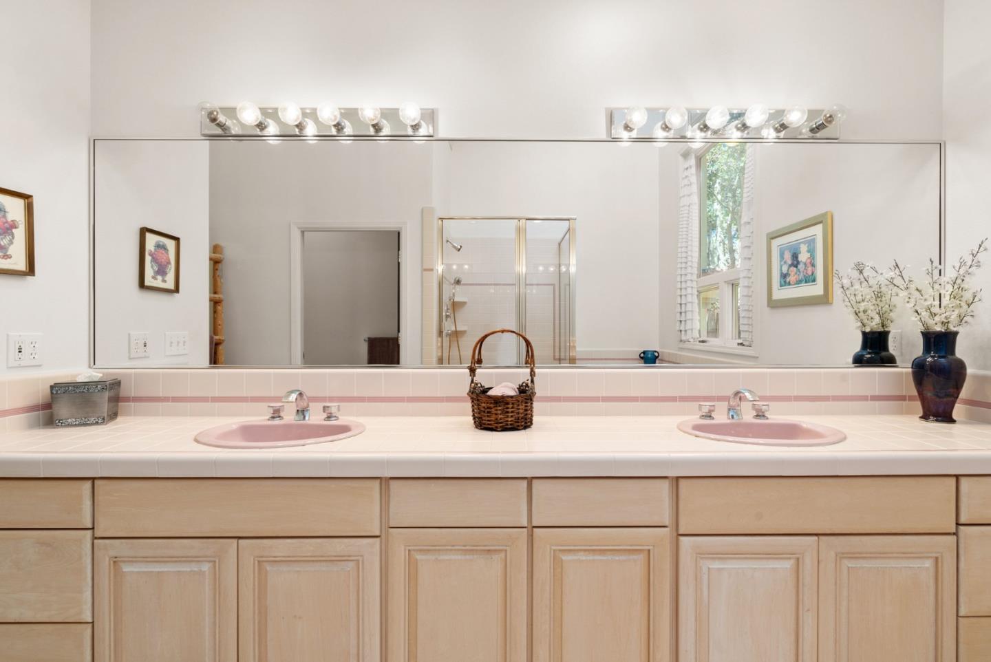 Detail Gallery Image 80 of 117 For 29 Kite Hill Rd, Santa Cruz,  CA 95060 - 3 Beds | 2/1 Baths