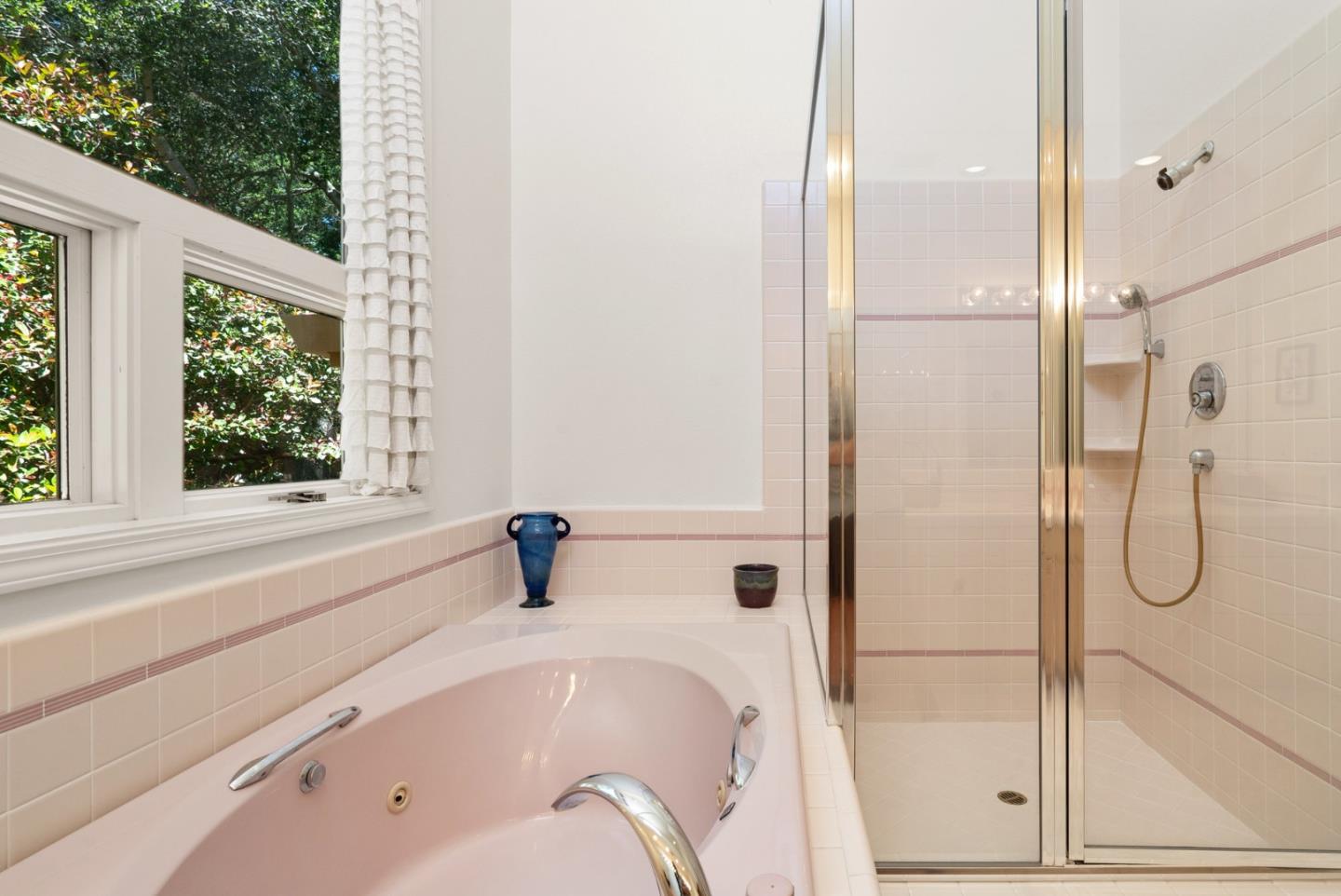 Detail Gallery Image 81 of 117 For 29 Kite Hill Rd, Santa Cruz,  CA 95060 - 3 Beds | 2/1 Baths