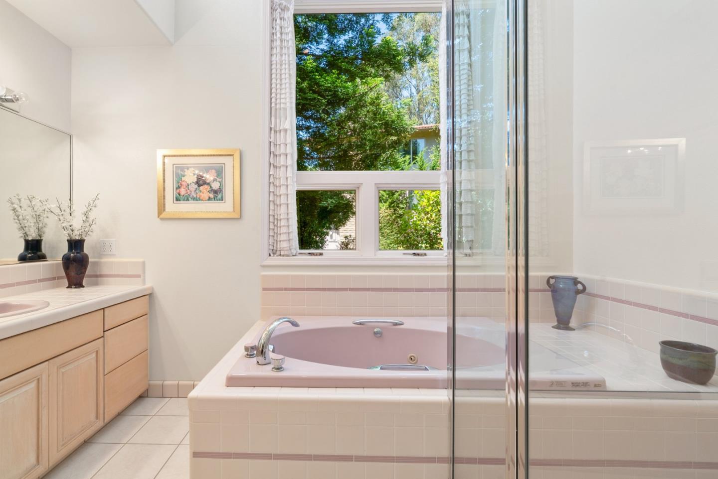 Detail Gallery Image 83 of 117 For 29 Kite Hill Rd, Santa Cruz,  CA 95060 - 3 Beds | 2/1 Baths