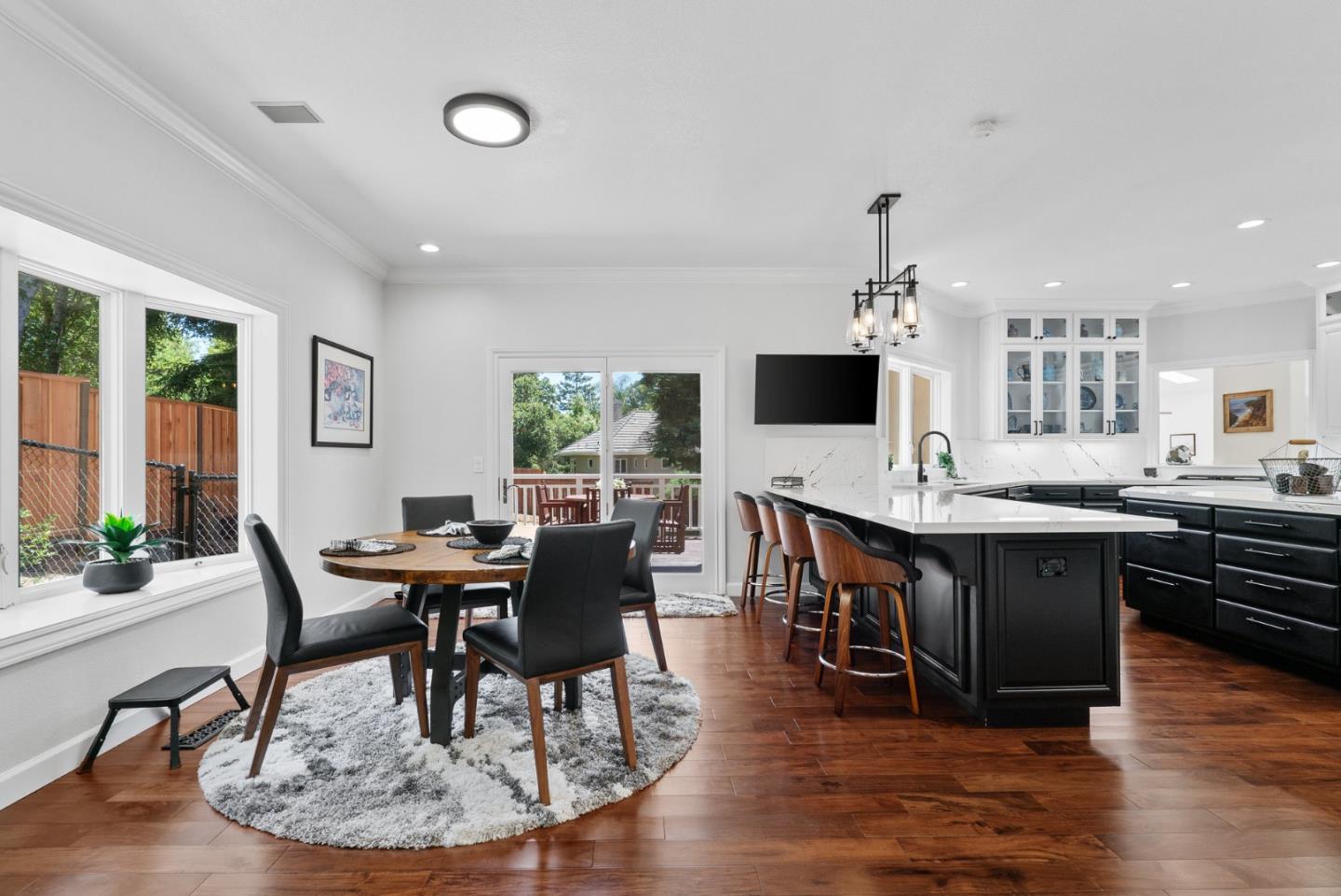 Detail Gallery Image 9 of 117 For 29 Kite Hill Rd, Santa Cruz,  CA 95060 - 3 Beds | 2/1 Baths