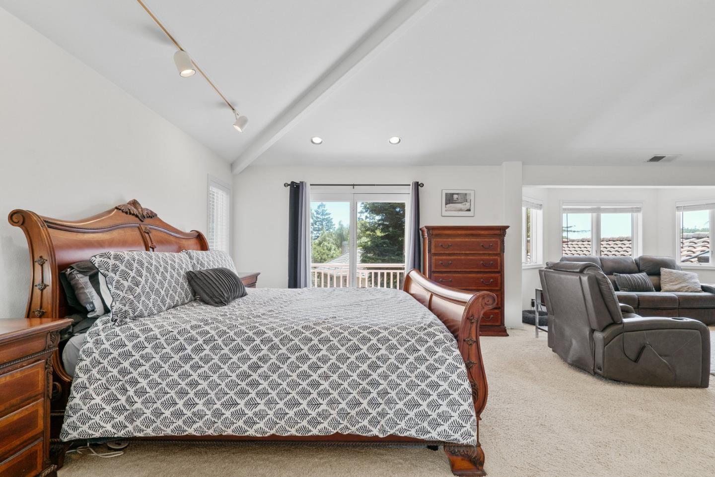 Detail Gallery Image 98 of 117 For 29 Kite Hill Rd, Santa Cruz,  CA 95060 - 3 Beds | 2/1 Baths