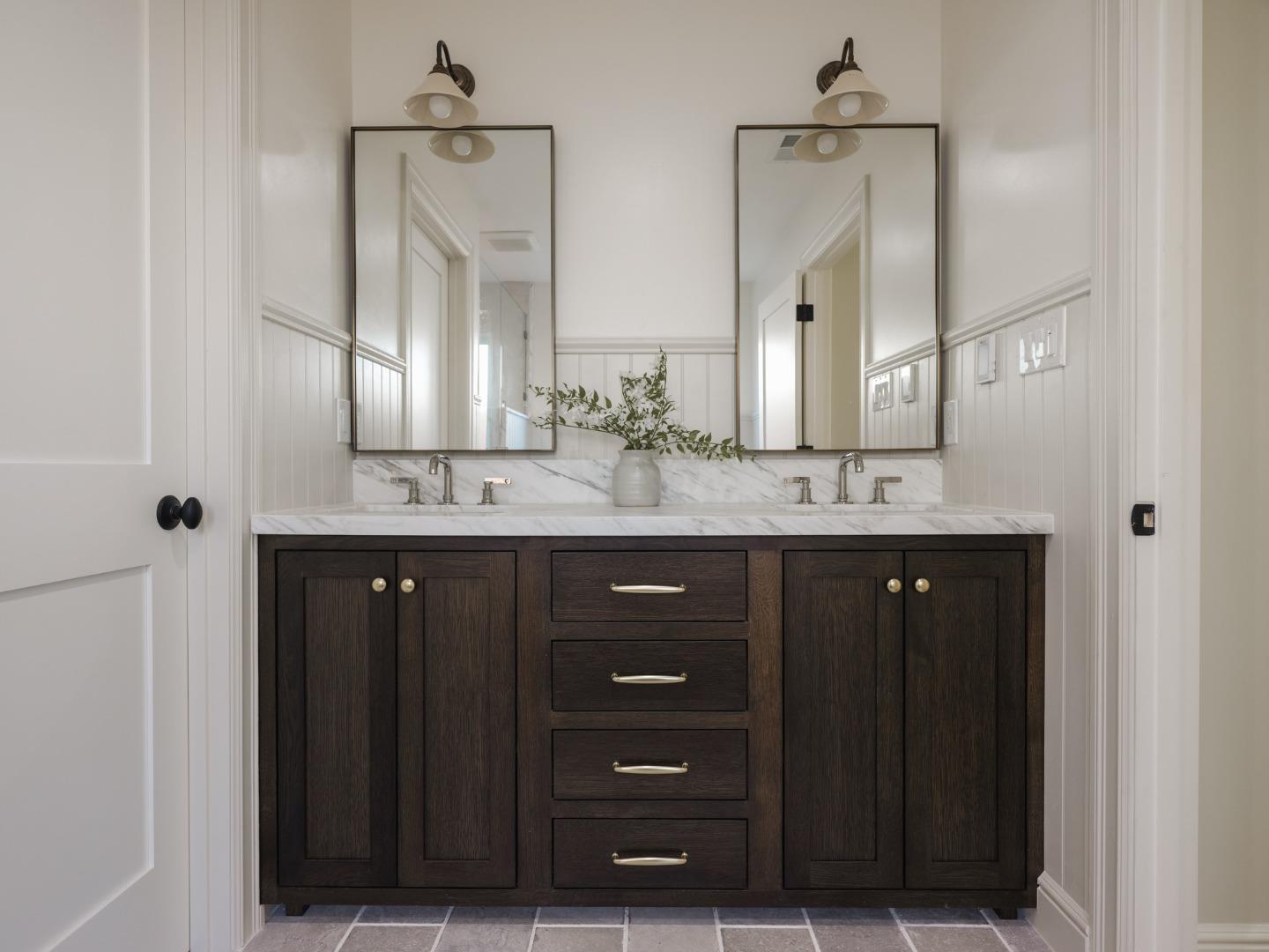 Detail Gallery Image 25 of 40 For 362 Topaz St, Redwood City,  CA 94062 - 4 Beds | 3 Baths