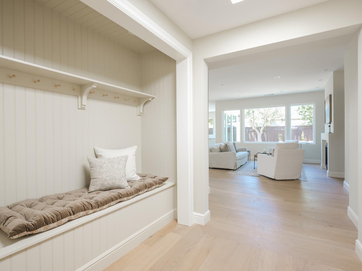 Detail Gallery Image 4 of 40 For 362 Topaz St, Redwood City,  CA 94062 - 4 Beds | 3 Baths