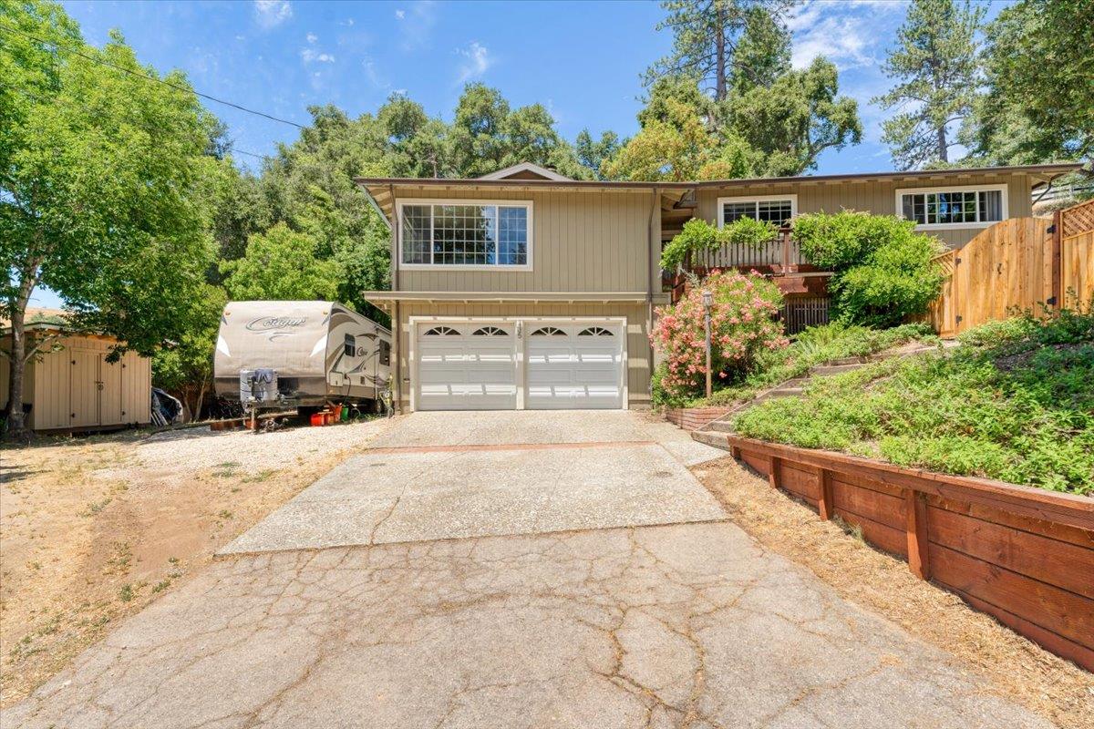 Detail Gallery Image 3 of 41 For 335 Hallsons Ln, Ben Lomond,  CA 95005 - 3 Beds | 2 Baths