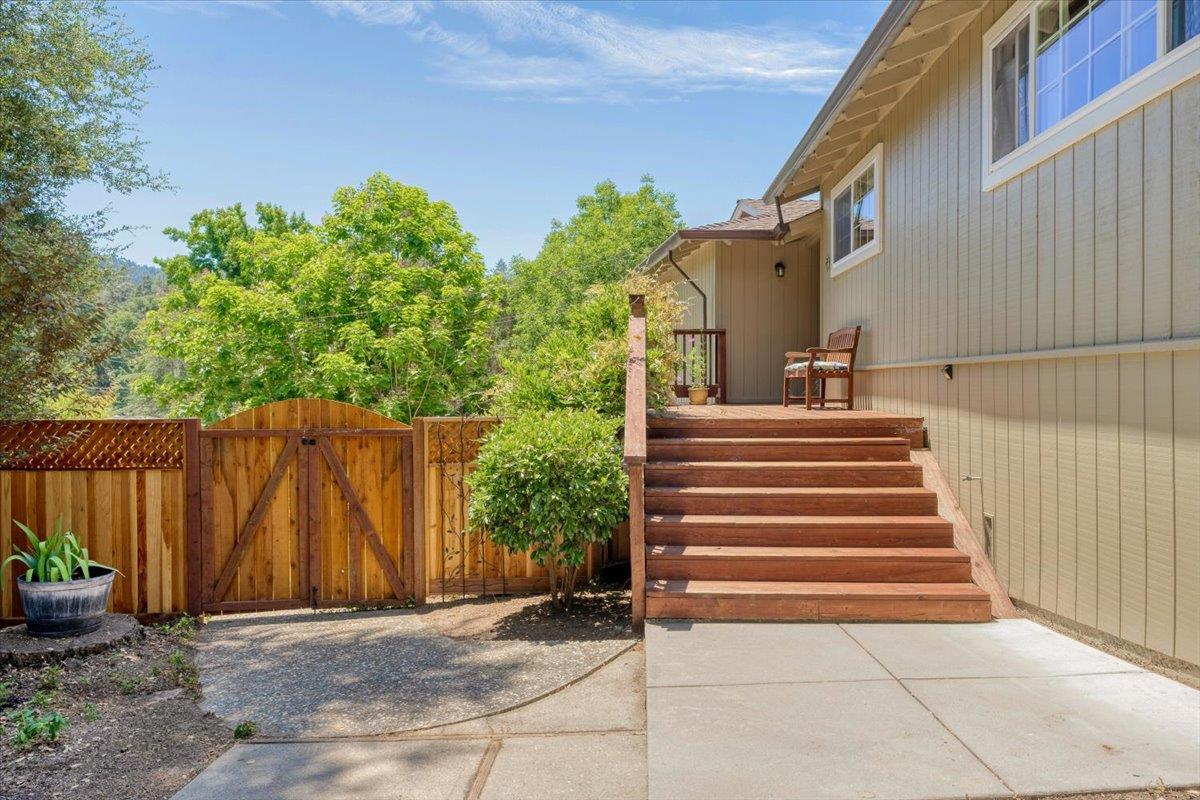 Detail Gallery Image 8 of 41 For 335 Hallsons Ln, Ben Lomond,  CA 95005 - 3 Beds | 2 Baths