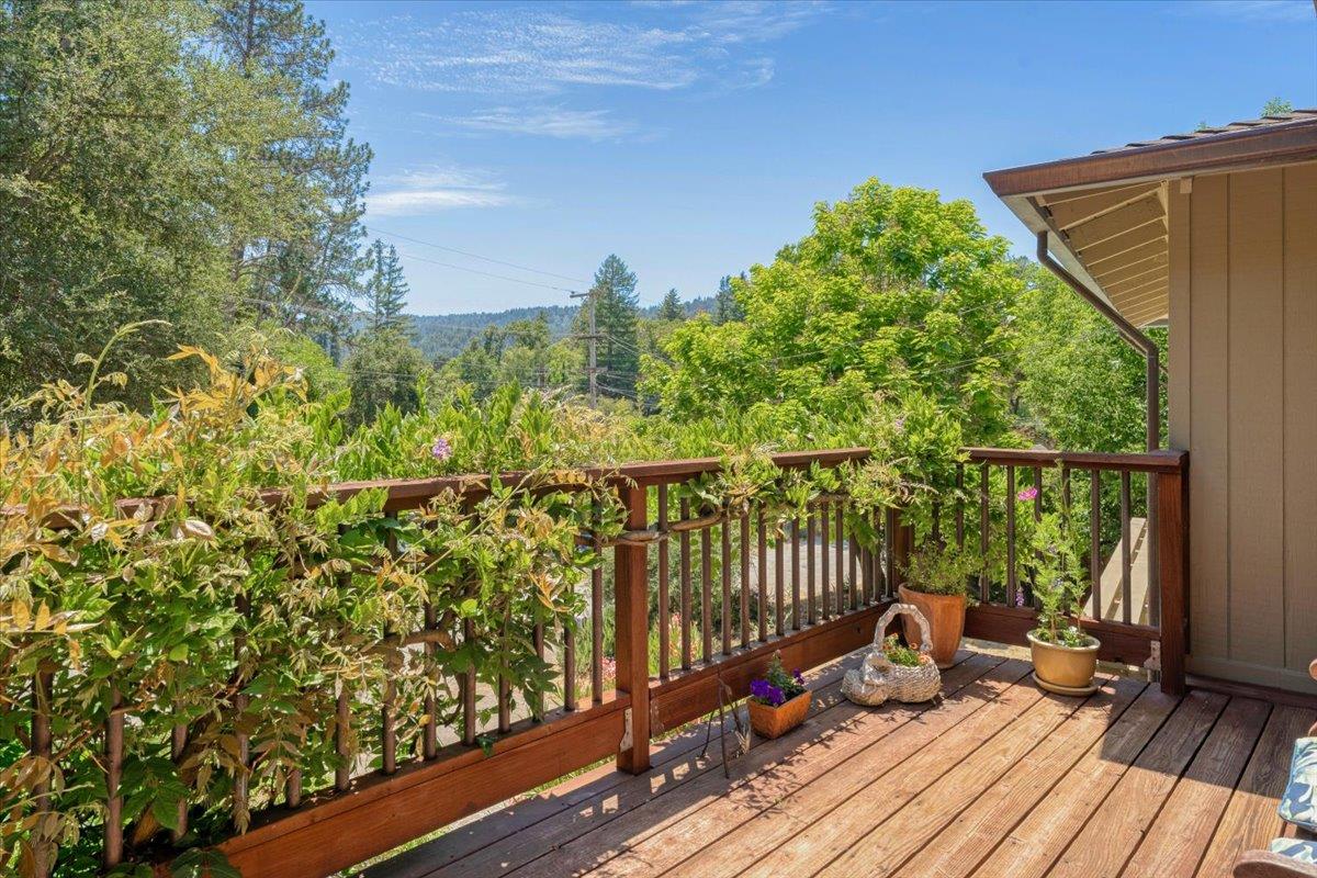 Detail Gallery Image 9 of 41 For 335 Hallsons Ln, Ben Lomond,  CA 95005 - 3 Beds | 2 Baths