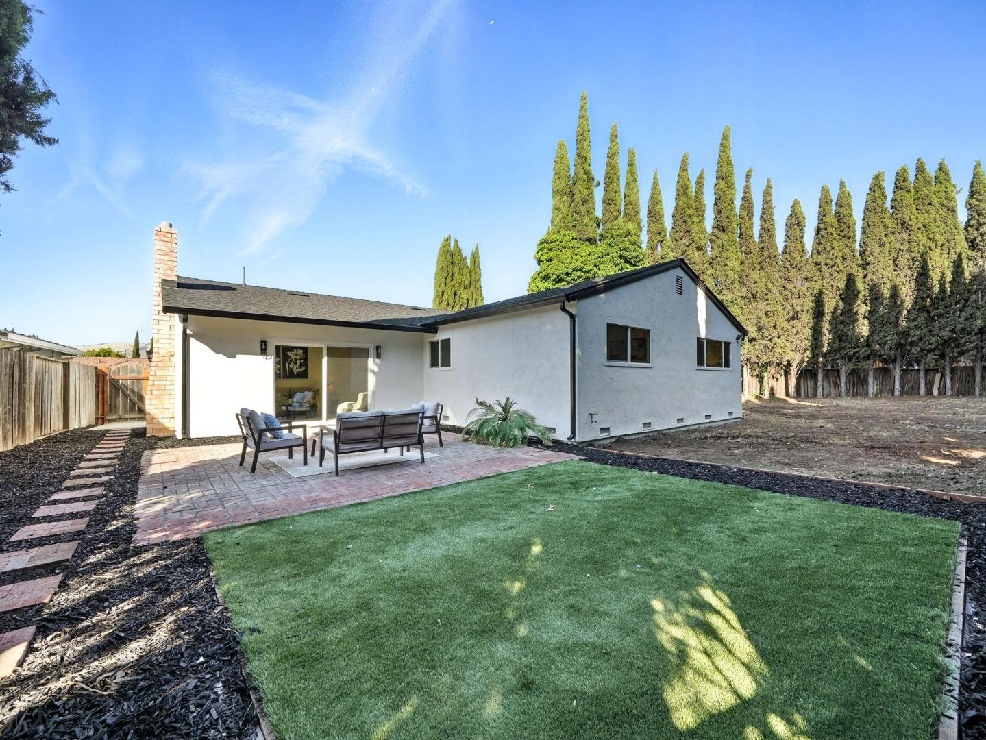 Detail Gallery Image 26 of 31 For 1438 Peaceful Glen Ct, San Jose,  CA 95121 - 3 Beds | 2 Baths