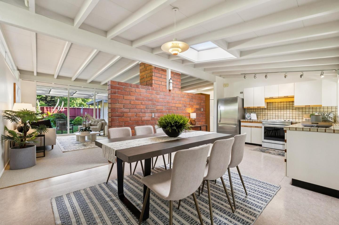 Detail Gallery Image 16 of 57 For 3129 Stelling Dr, Palo Alto,  CA 94303 - 3 Beds | 2 Baths
