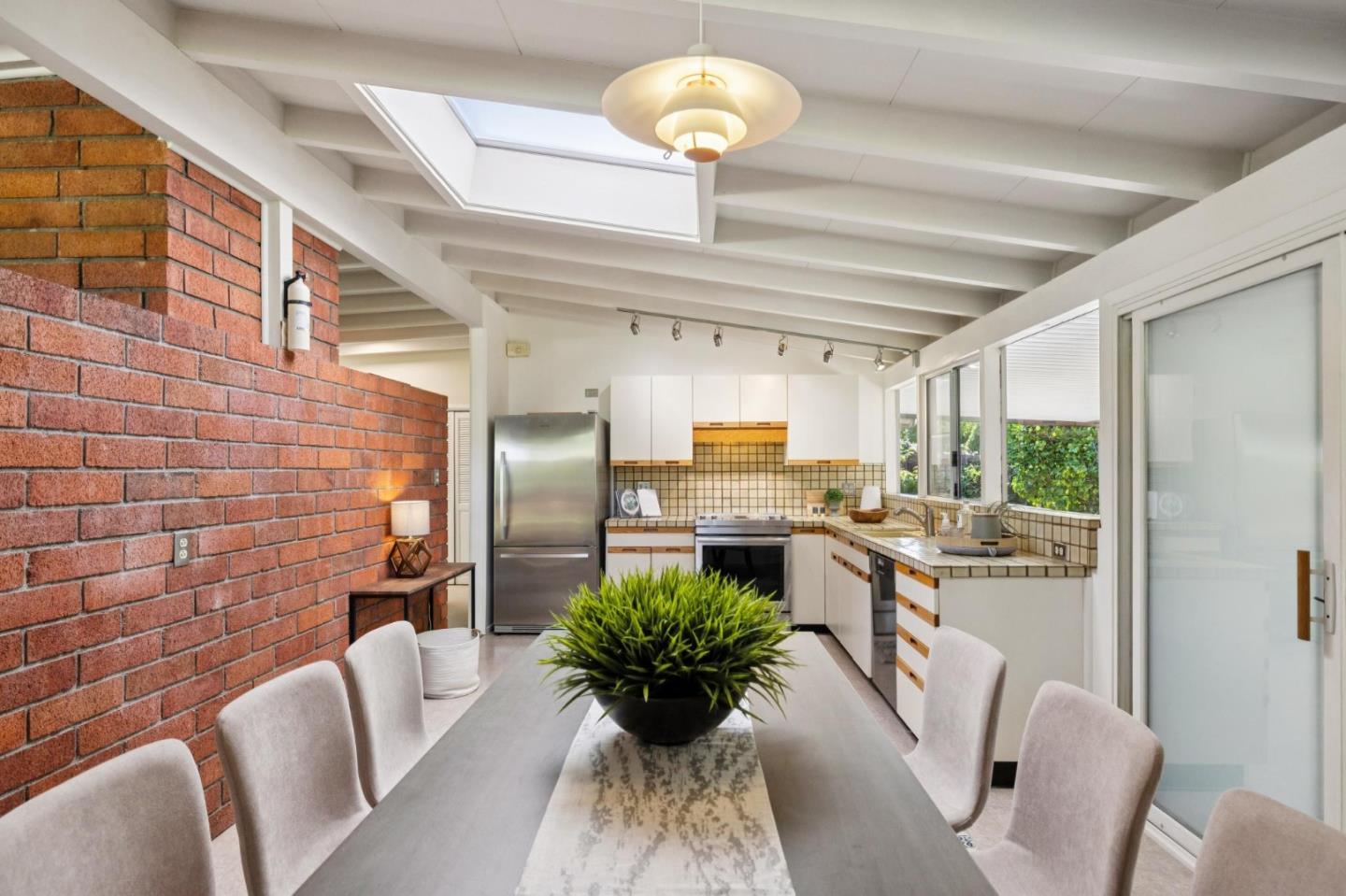 Detail Gallery Image 19 of 57 For 3129 Stelling Dr, Palo Alto,  CA 94303 - 3 Beds | 2 Baths