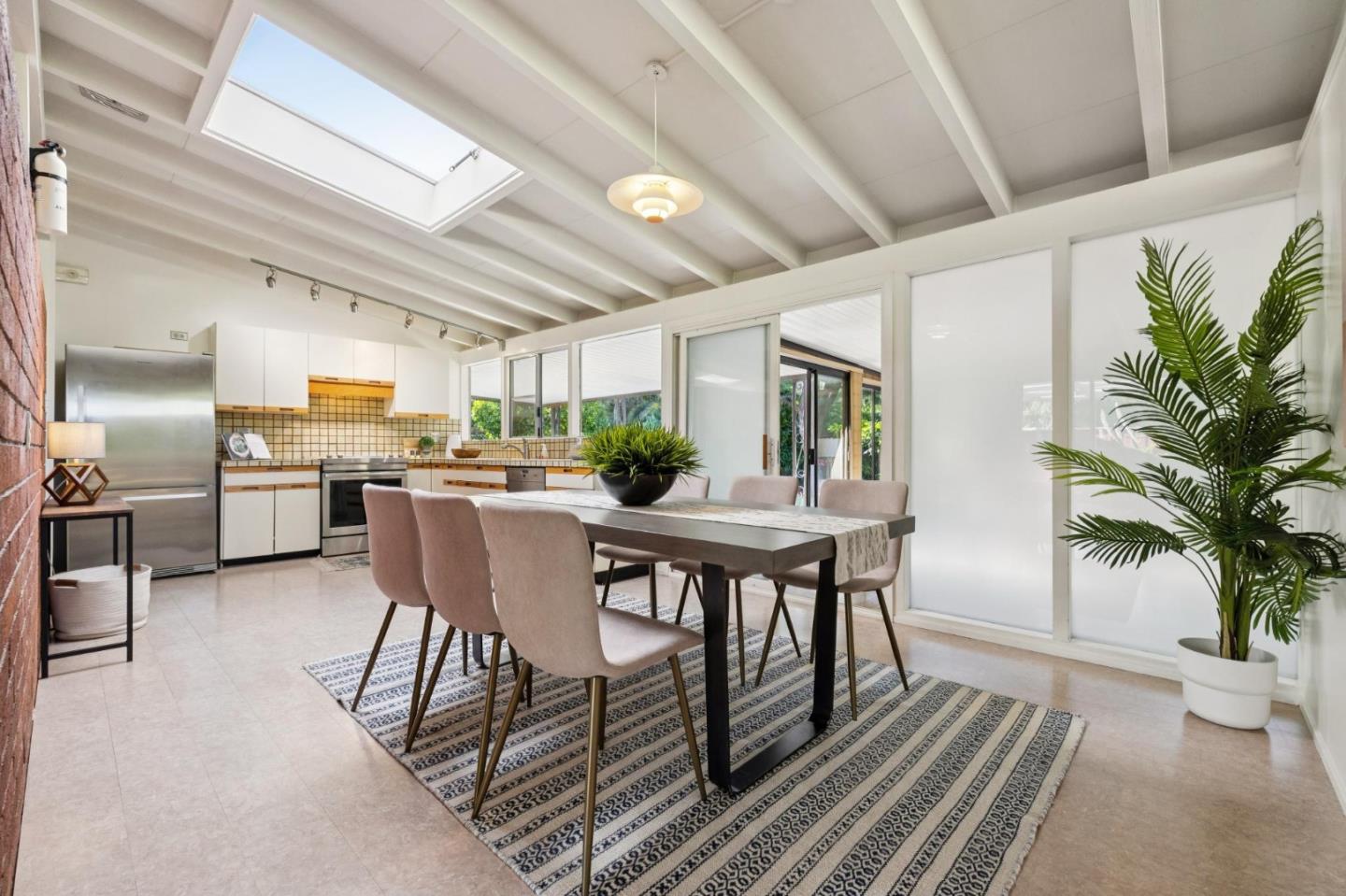 Detail Gallery Image 23 of 57 For 3129 Stelling Dr, Palo Alto,  CA 94303 - 3 Beds | 2 Baths