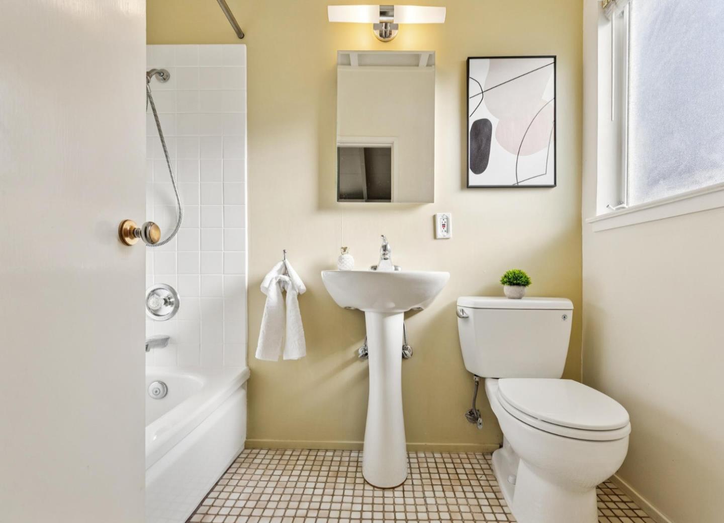 Detail Gallery Image 34 of 57 For 3129 Stelling Dr, Palo Alto,  CA 94303 - 3 Beds | 2 Baths