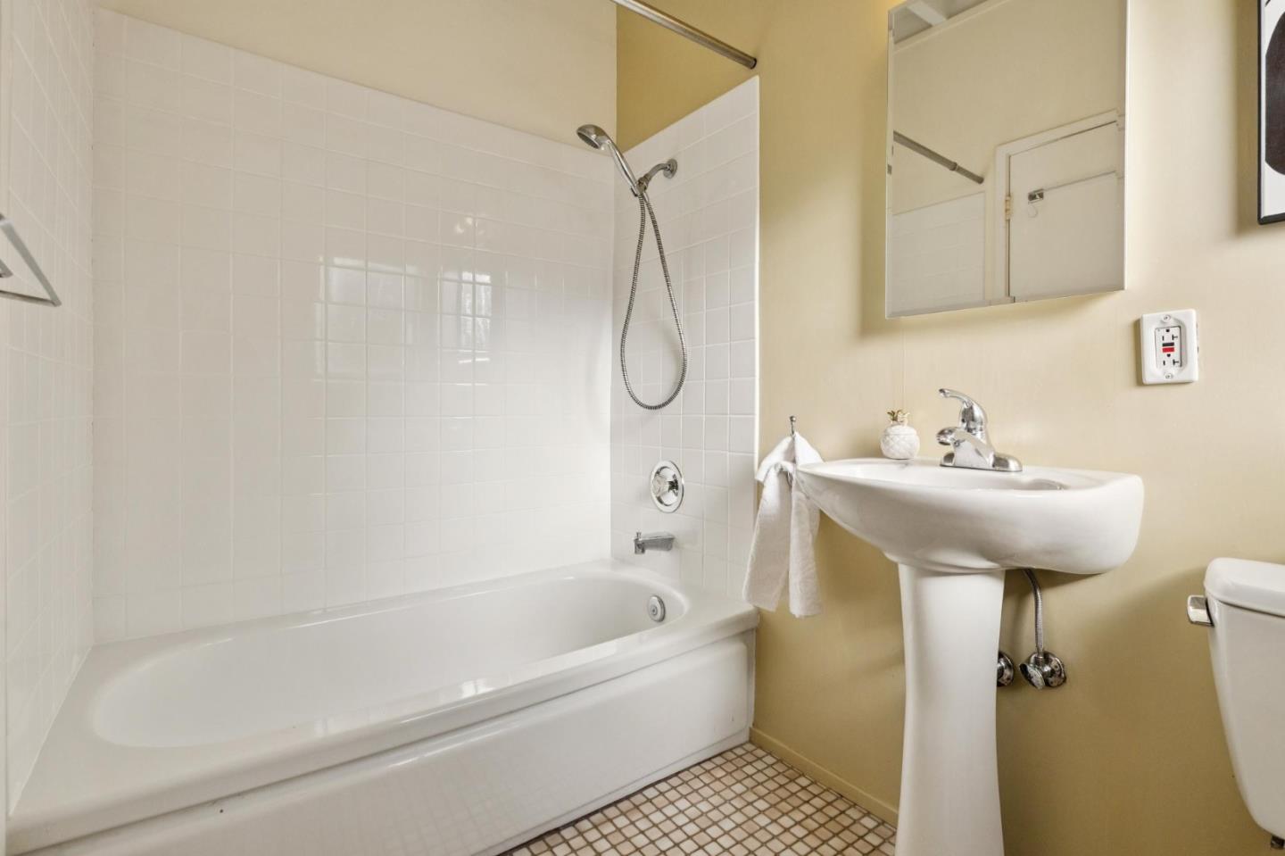 Detail Gallery Image 35 of 57 For 3129 Stelling Dr, Palo Alto,  CA 94303 - 3 Beds | 2 Baths