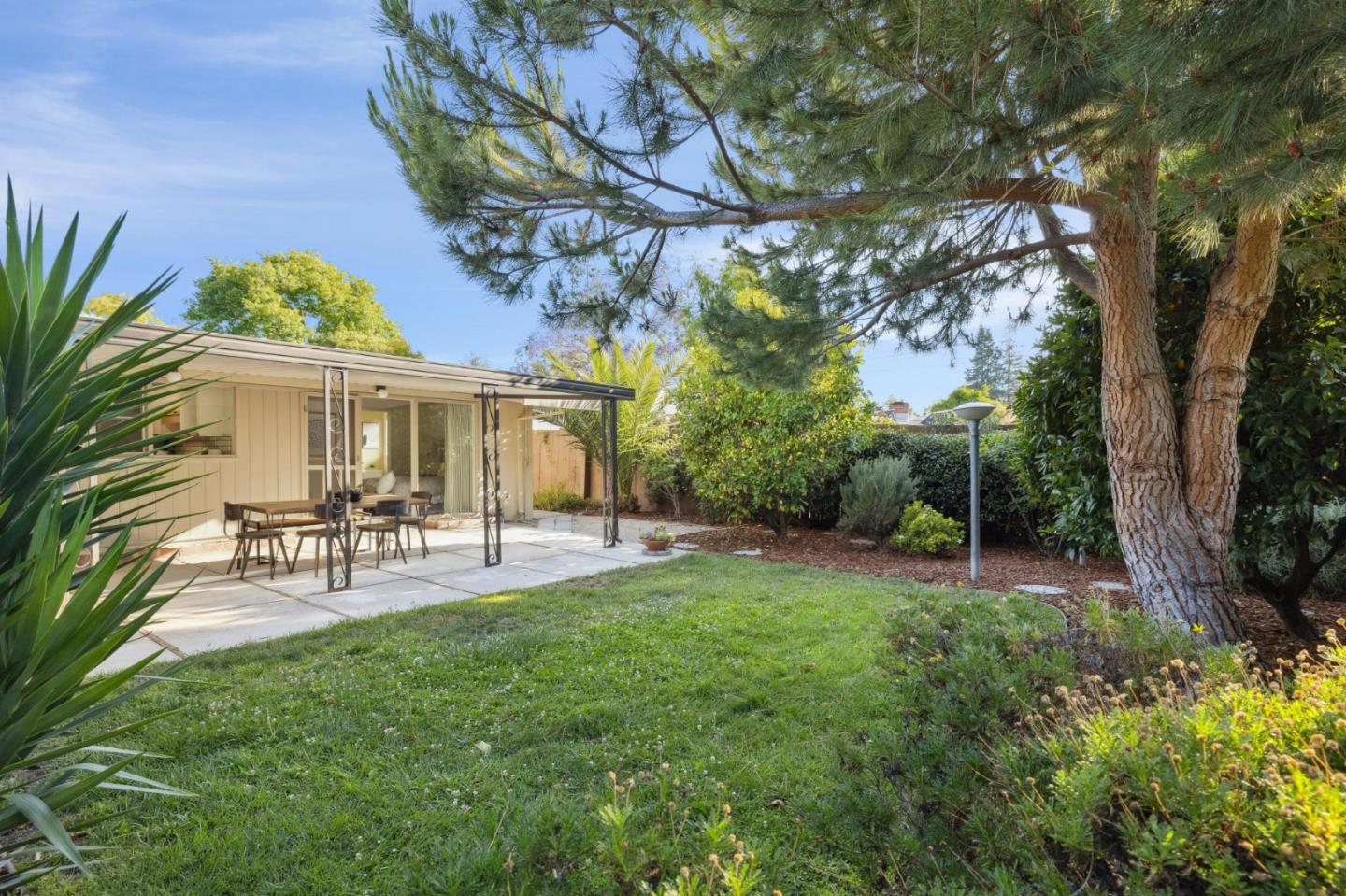 Detail Gallery Image 42 of 57 For 3129 Stelling Dr, Palo Alto,  CA 94303 - 3 Beds | 2 Baths