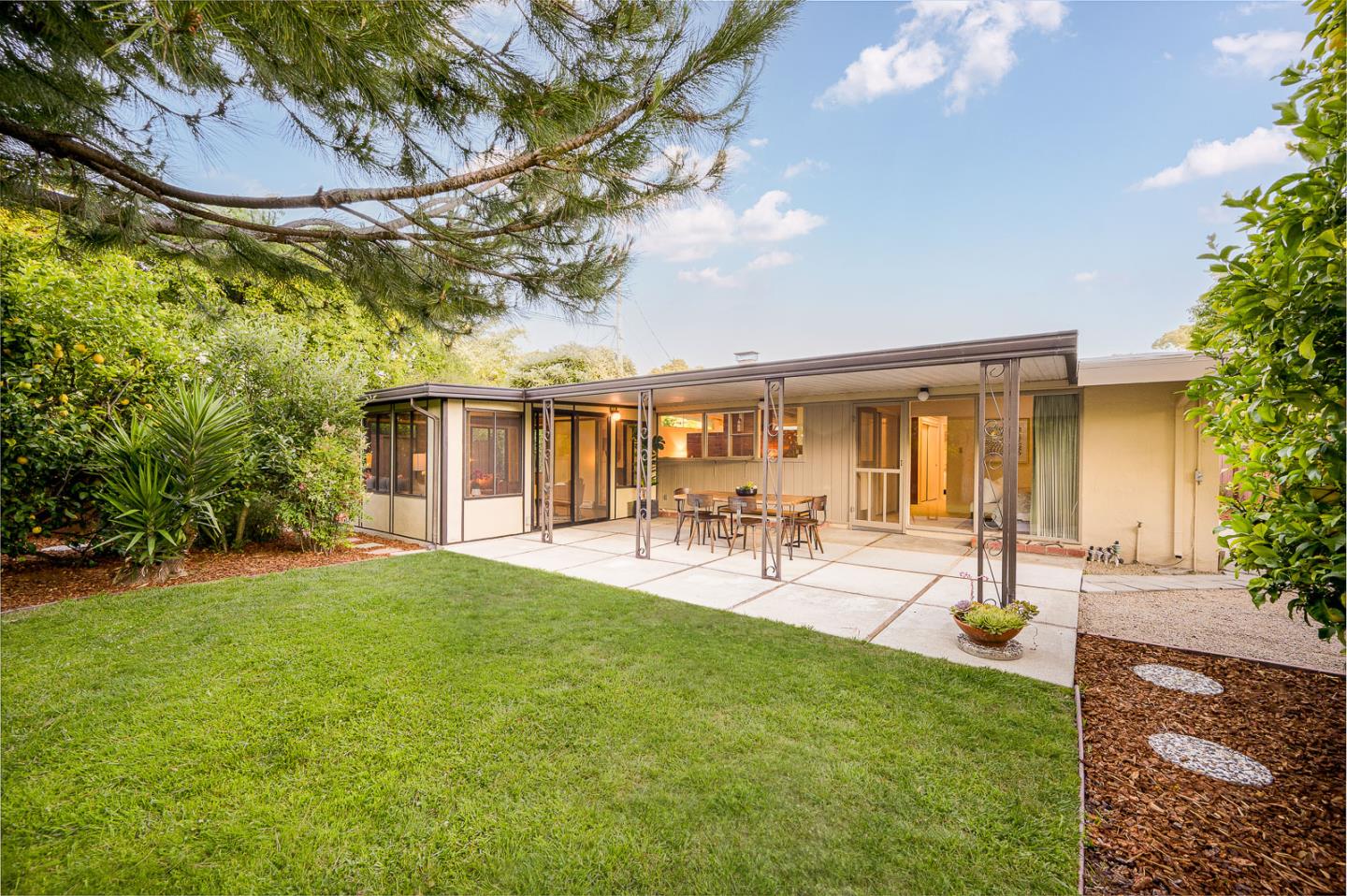 Detail Gallery Image 45 of 57 For 3129 Stelling Dr, Palo Alto,  CA 94303 - 3 Beds | 2 Baths