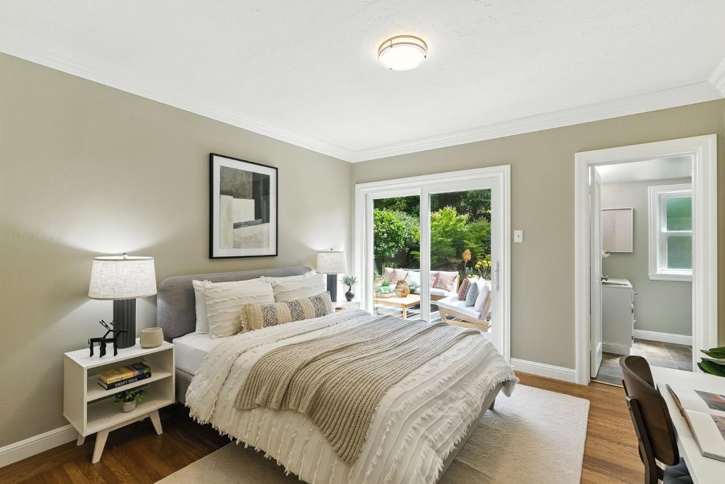 Detail Gallery Image 10 of 28 For 1535 Bernal Ave, Burlingame,  CA 94010 - 4 Beds | 3/1 Baths