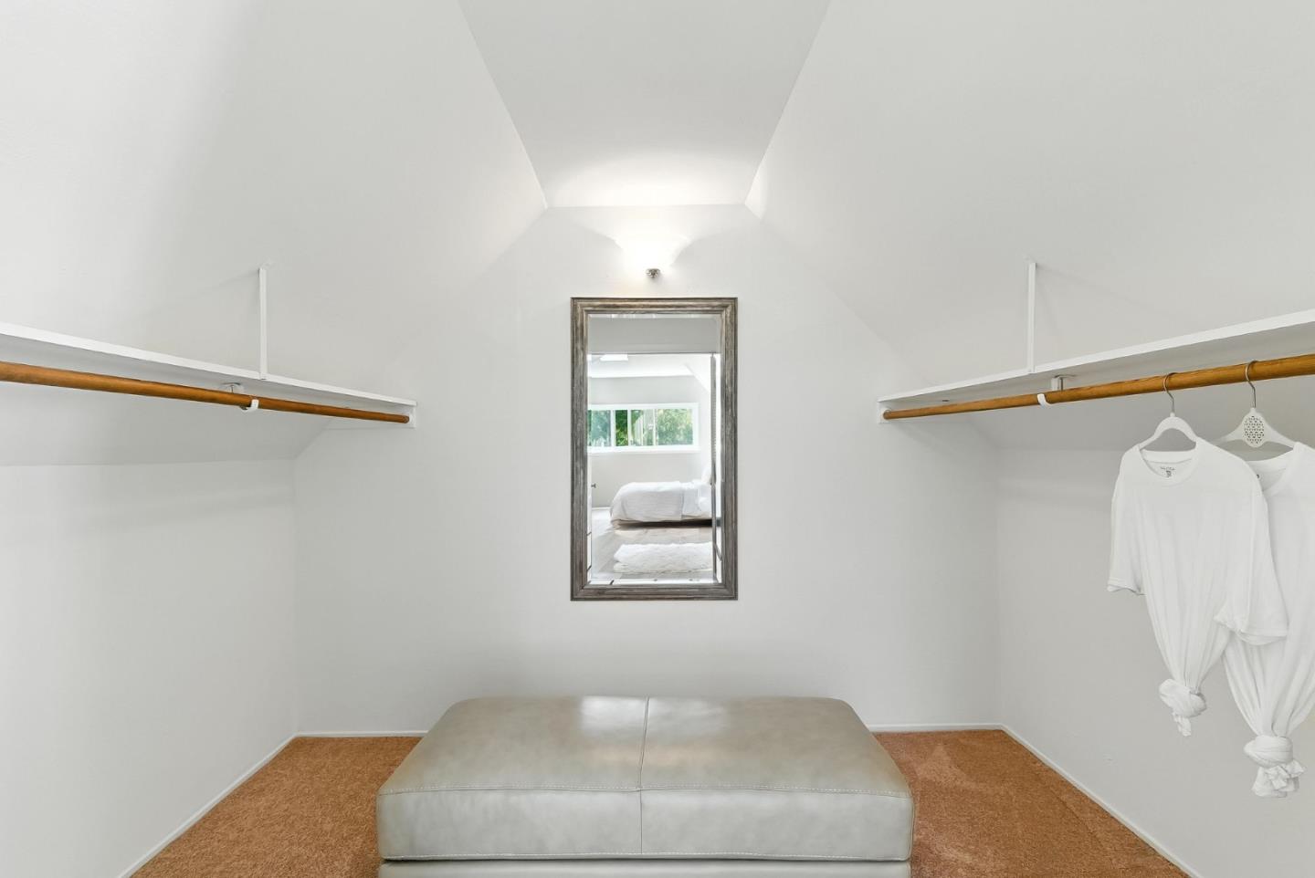 Detail Gallery Image 18 of 28 For 1535 Bernal Ave, Burlingame,  CA 94010 - 4 Beds | 3/1 Baths