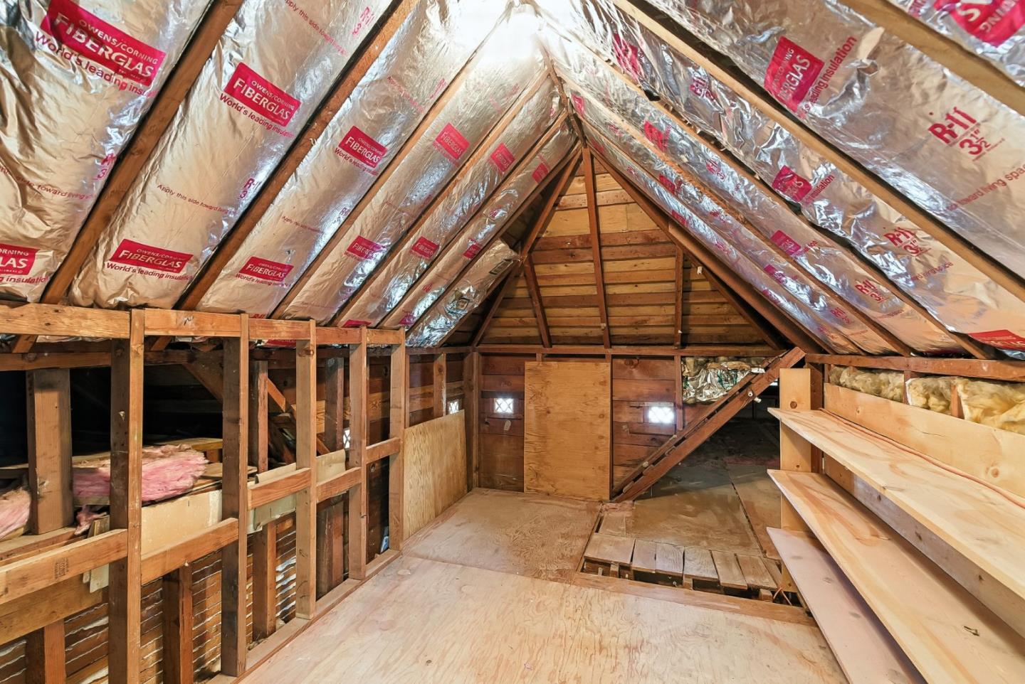 Detail Gallery Image 21 of 28 For 1535 Bernal Ave, Burlingame,  CA 94010 - 4 Beds | 3/1 Baths