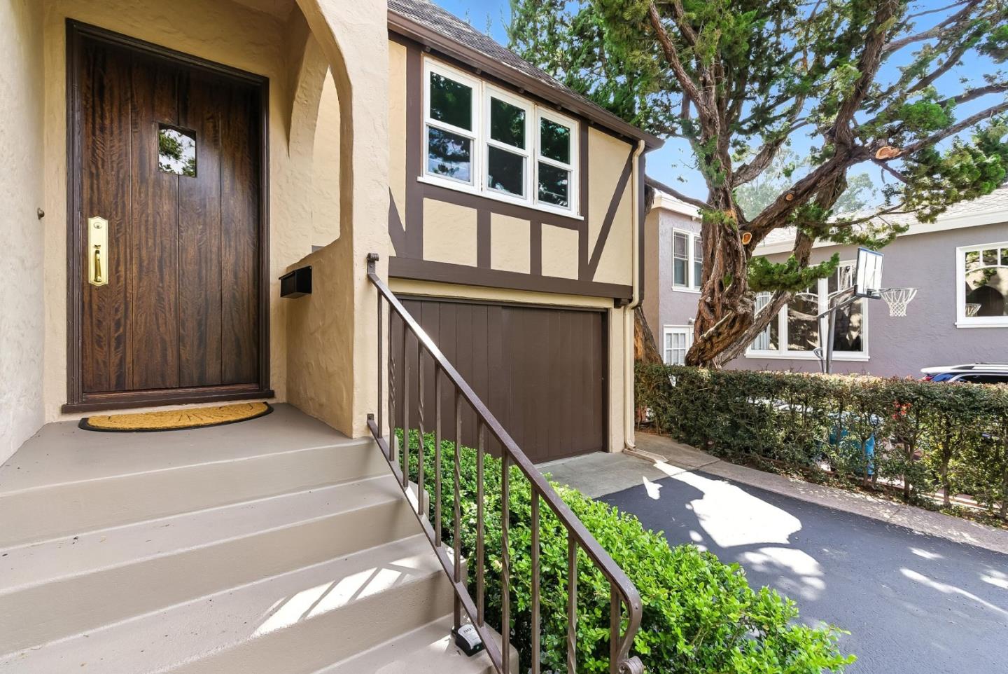 Detail Gallery Image 28 of 28 For 1535 Bernal Ave, Burlingame,  CA 94010 - 4 Beds | 3/1 Baths