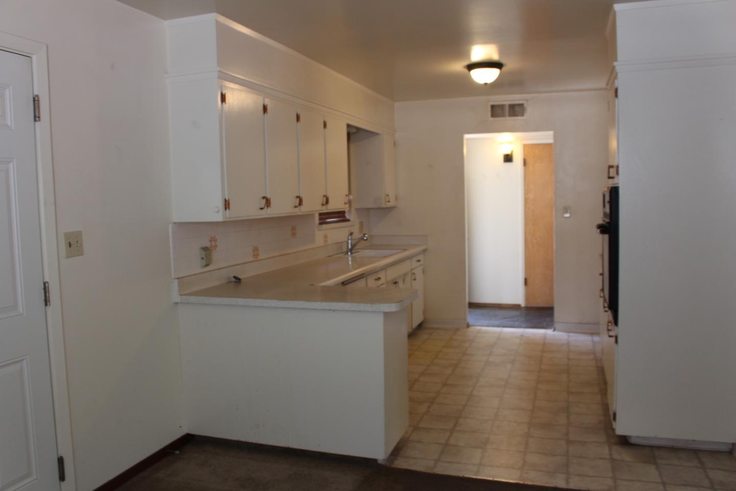 Detail Gallery Image 2 of 5 For 930 Pine Tree Ln, Seacliff,  CA 95003 - 3 Beds | 2 Baths