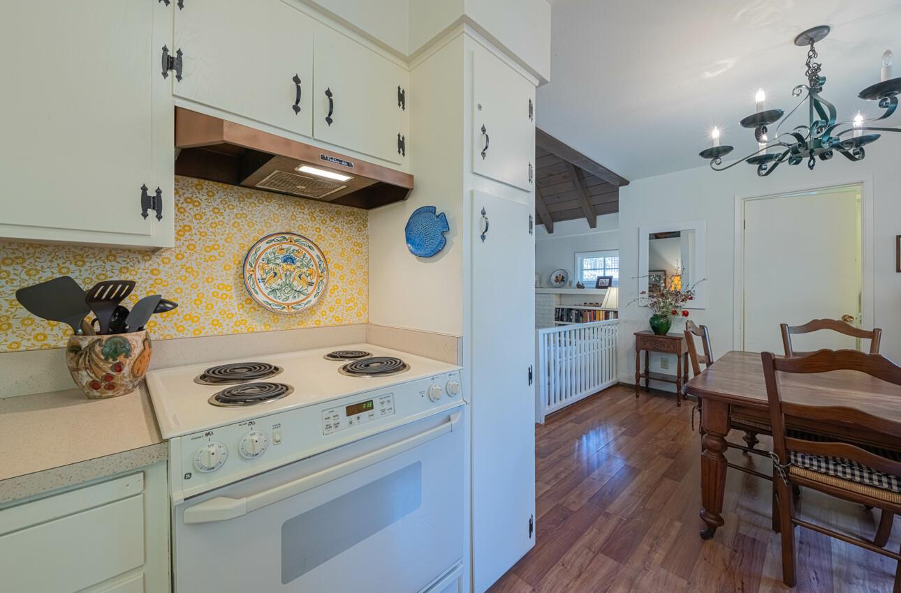 Detail Gallery Image 10 of 29 For 26265 Valley View Ave, Carmel,  CA 93923 - 2 Beds | 2 Baths