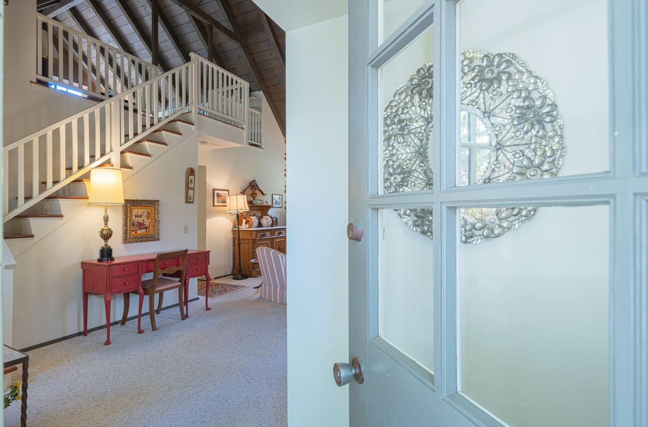 Detail Gallery Image 3 of 29 For 26265 Valley View Ave, Carmel,  CA 93923 - 2 Beds | 2 Baths
