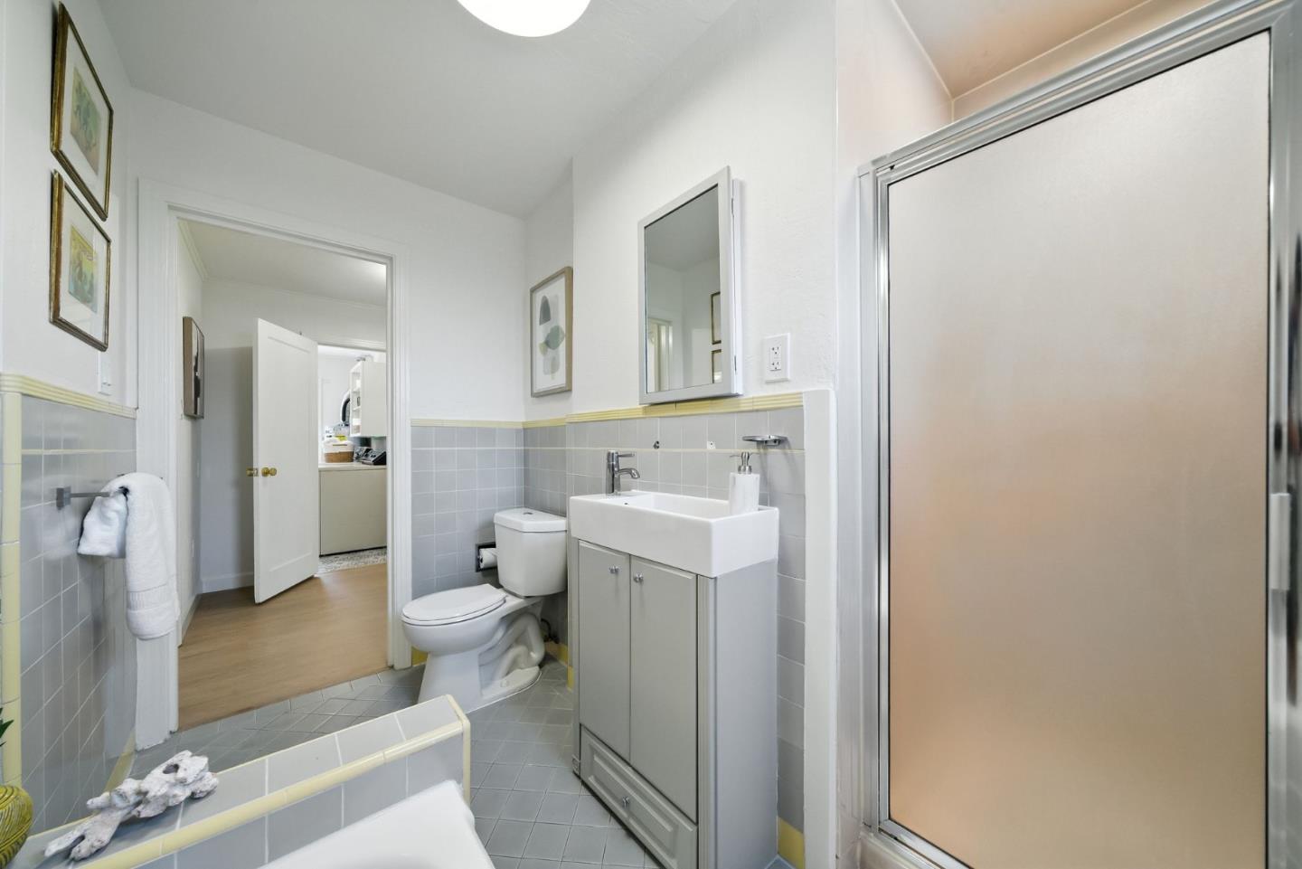 Detail Gallery Image 17 of 43 For 449 2nd Ave, Redwood City,  CA 94063 - 3 Beds | 1 Baths