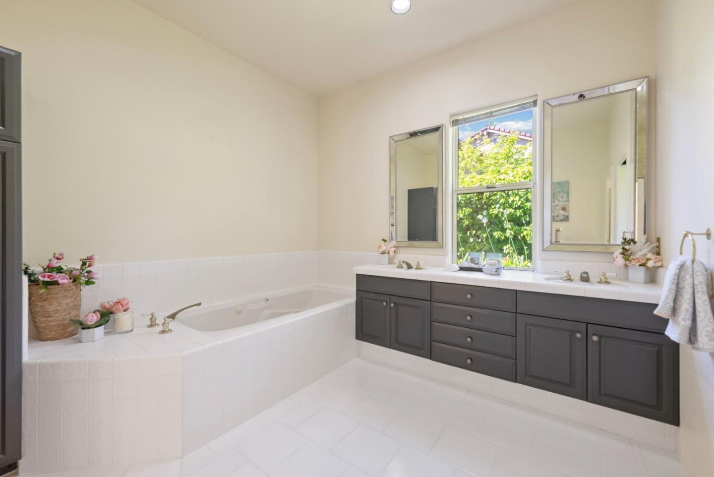 Detail Gallery Image 43 of 100 For 4071 Los Altos Dr, Pebble Beach,  CA 93953 - 3 Beds | 3/1 Baths