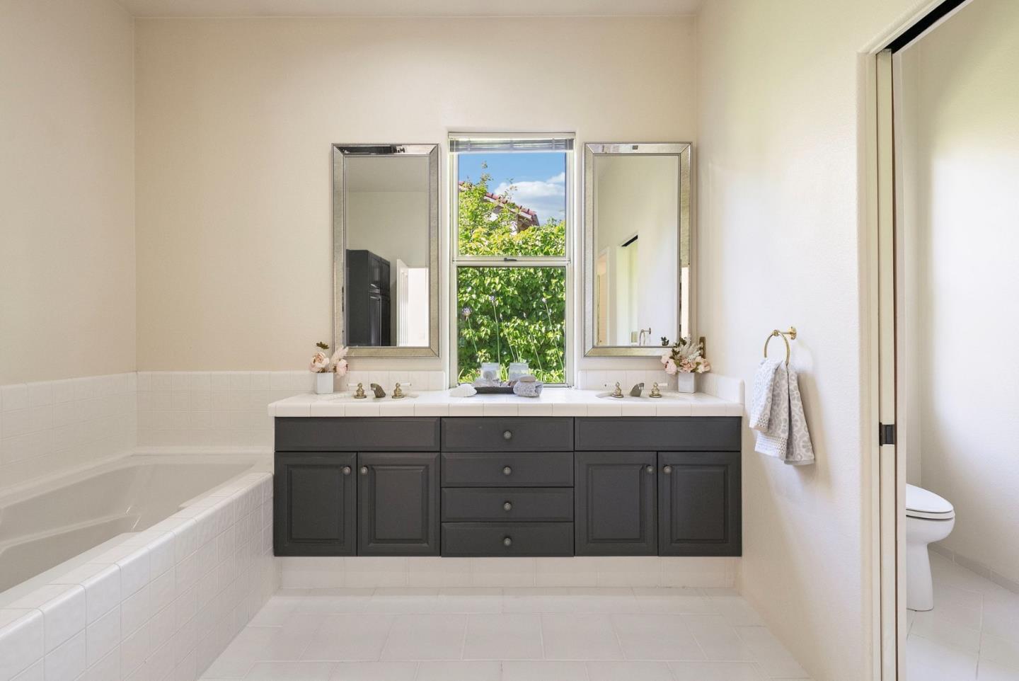 Detail Gallery Image 44 of 100 For 4071 Los Altos Dr, Pebble Beach,  CA 93953 - 3 Beds | 3/1 Baths