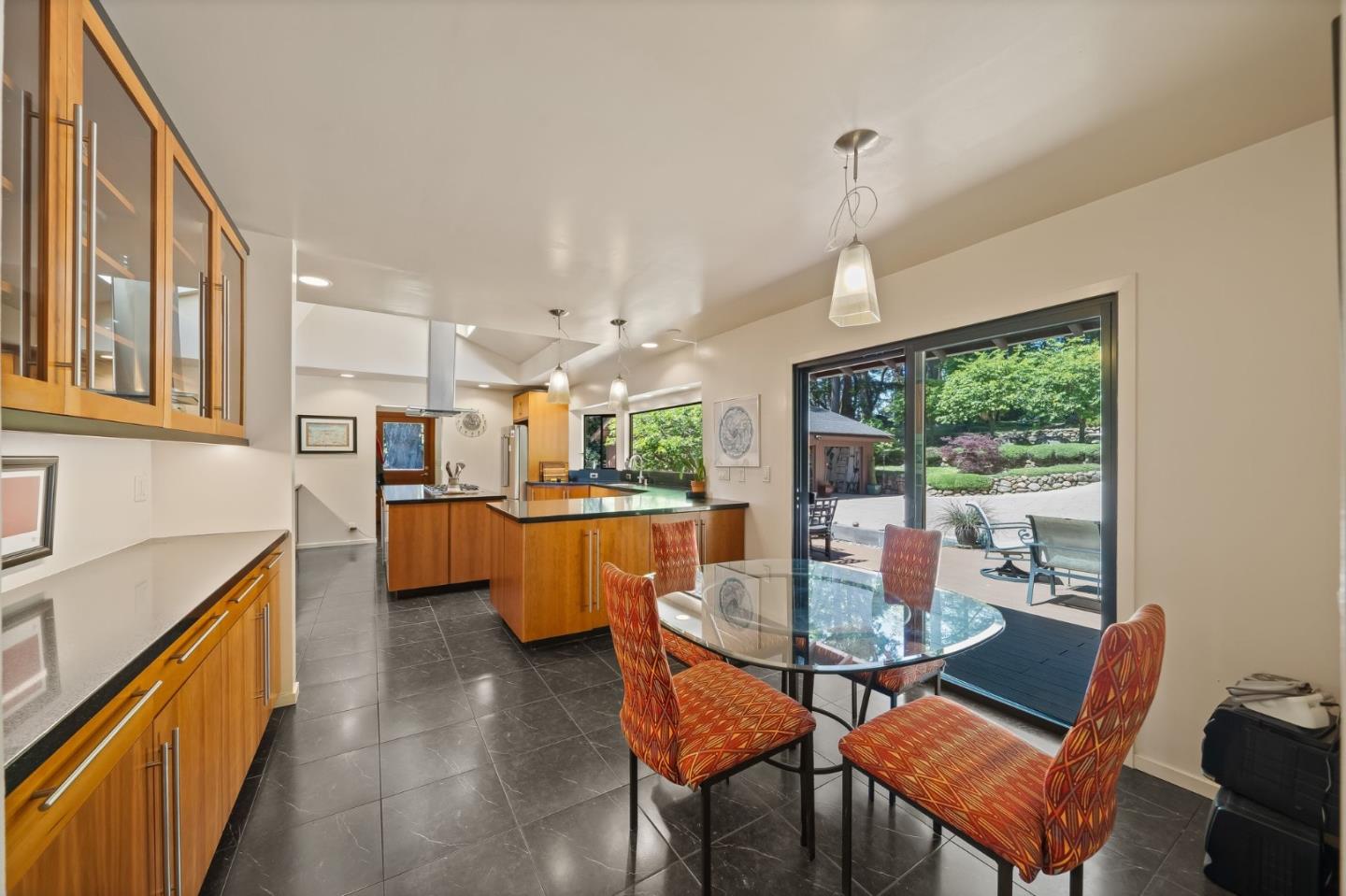 Detail Gallery Image 13 of 129 For 170 Fox Run, Los Gatos,  CA 95033 - 3 Beds | 3 Baths