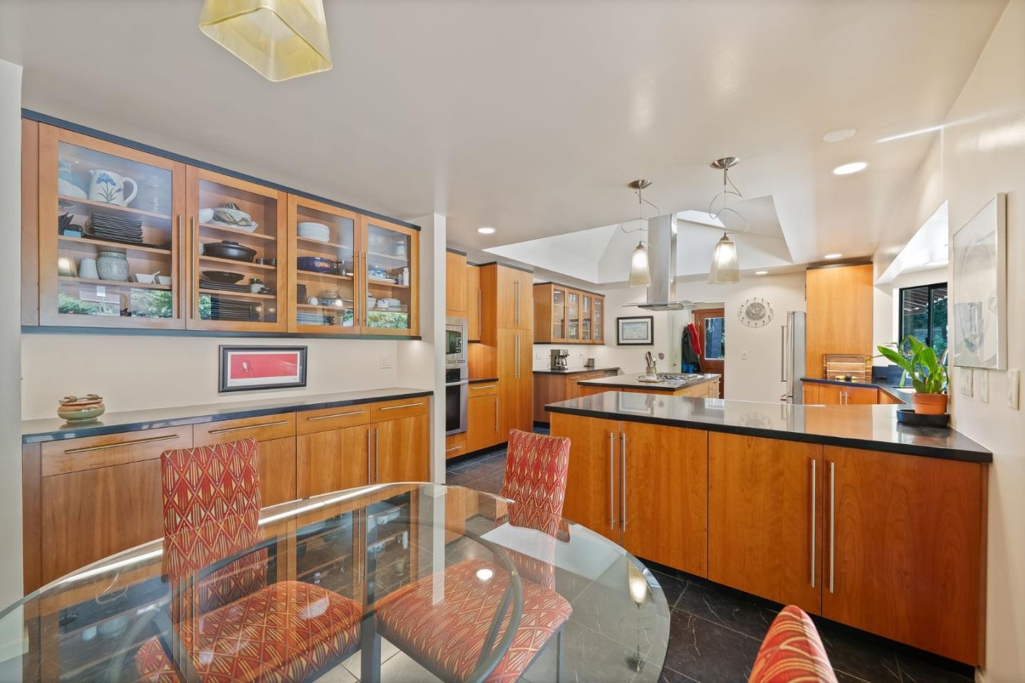 Detail Gallery Image 15 of 129 For 170 Fox Run, Los Gatos,  CA 95033 - 3 Beds | 3 Baths