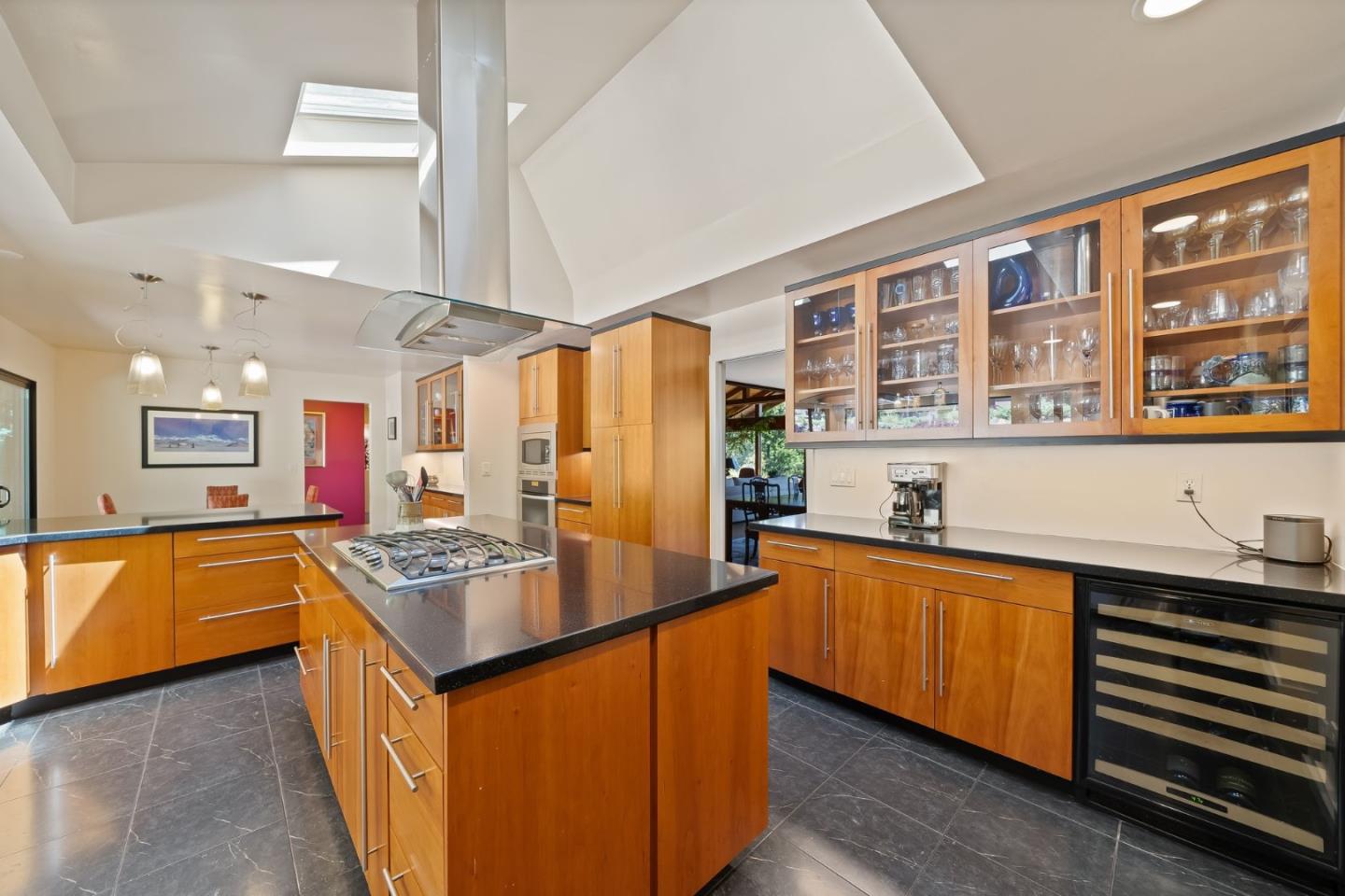Detail Gallery Image 17 of 129 For 170 Fox Run, Los Gatos,  CA 95033 - 3 Beds | 3 Baths