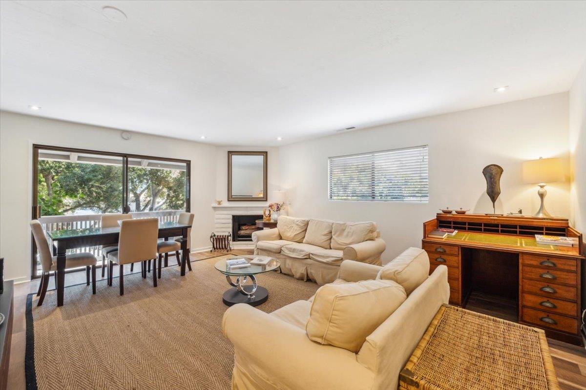 Detail Gallery Image 10 of 33 For 9500 Center St #1,  Carmel,  CA 93923 - 2 Beds | 2 Baths
