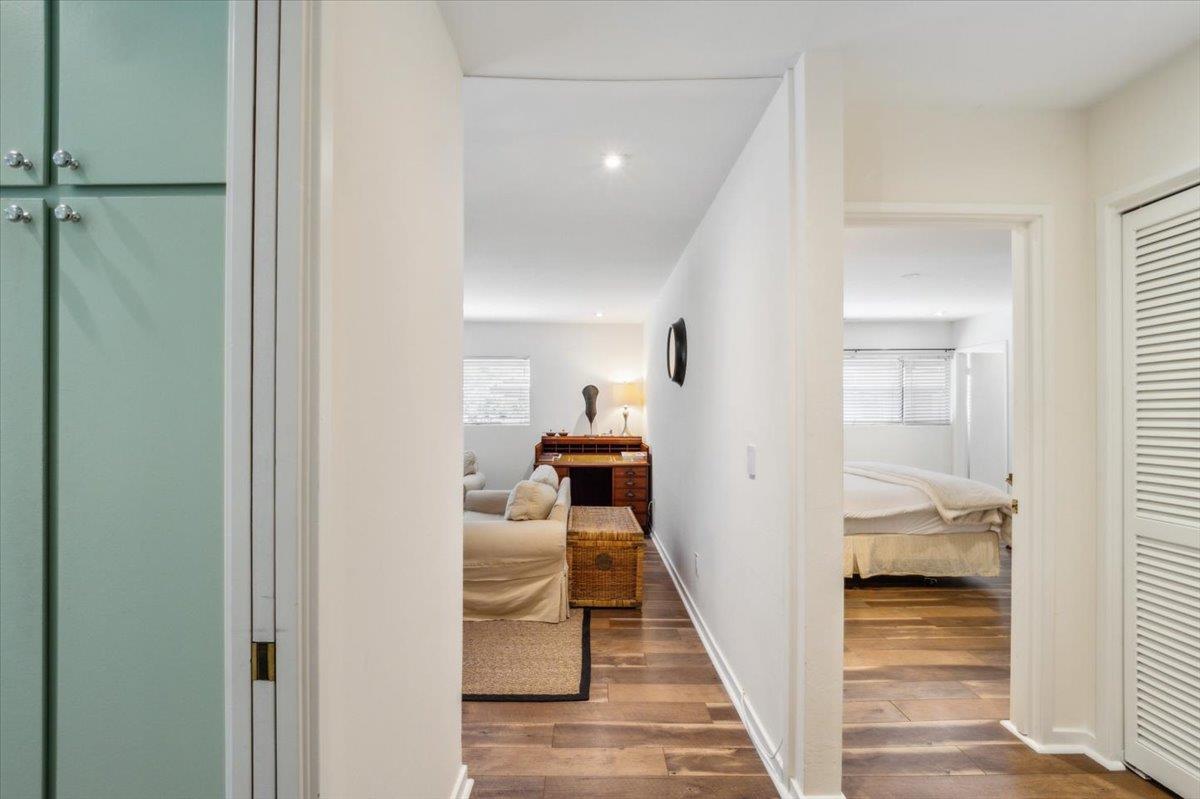 Detail Gallery Image 4 of 33 For 9500 Center St #1,  Carmel,  CA 93923 - 2 Beds | 2 Baths