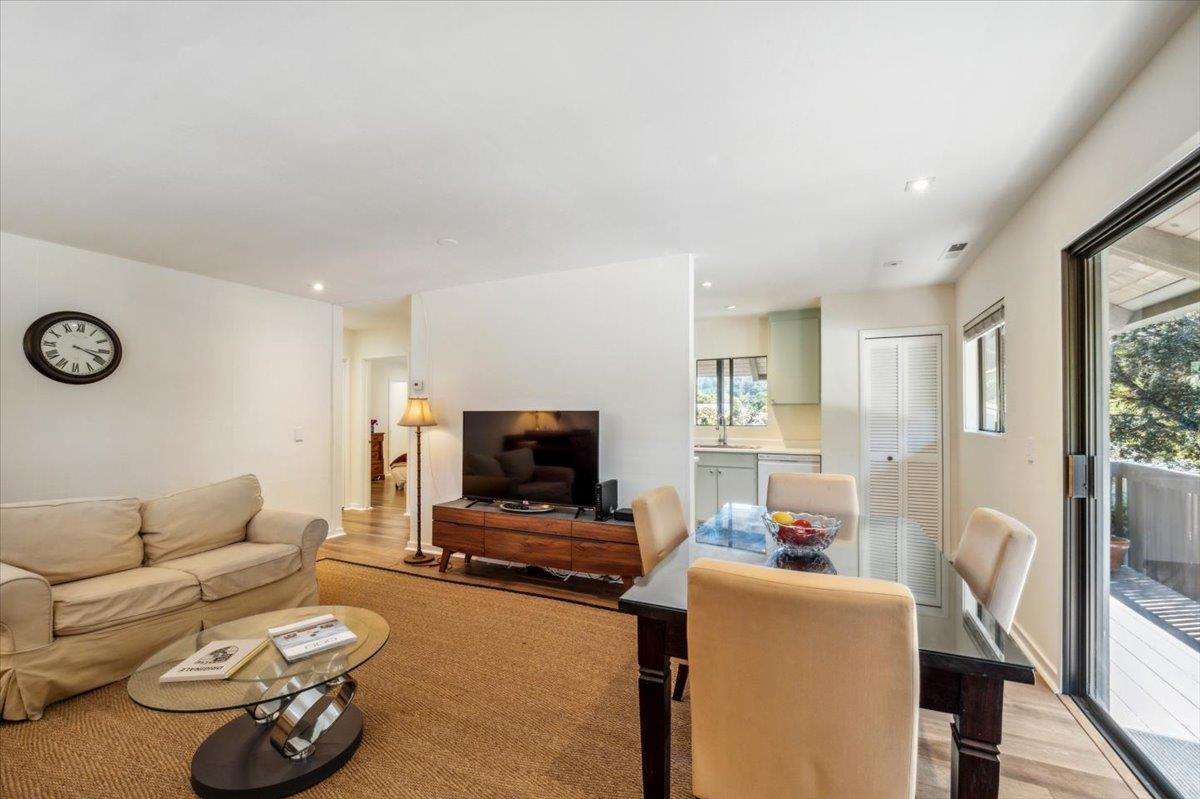 Detail Gallery Image 8 of 33 For 9500 Center St #1,  Carmel,  CA 93923 - 2 Beds | 2 Baths