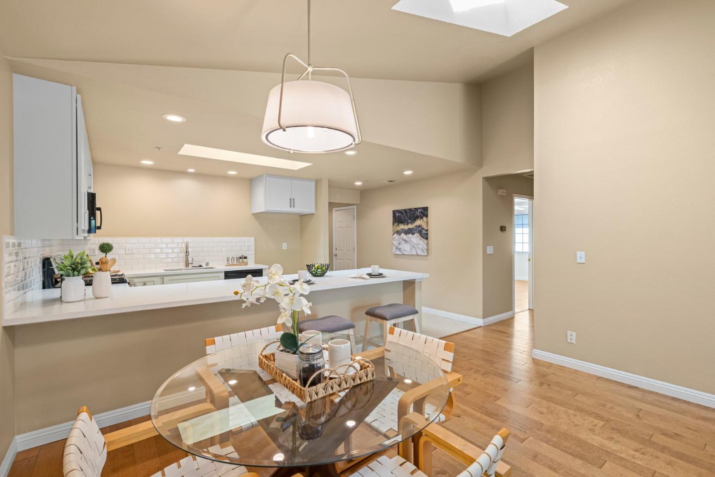 Detail Gallery Image 10 of 30 For 17437 Calle Del Sol, Morgan Hill,  CA 95037 - 4 Beds | 2 Baths