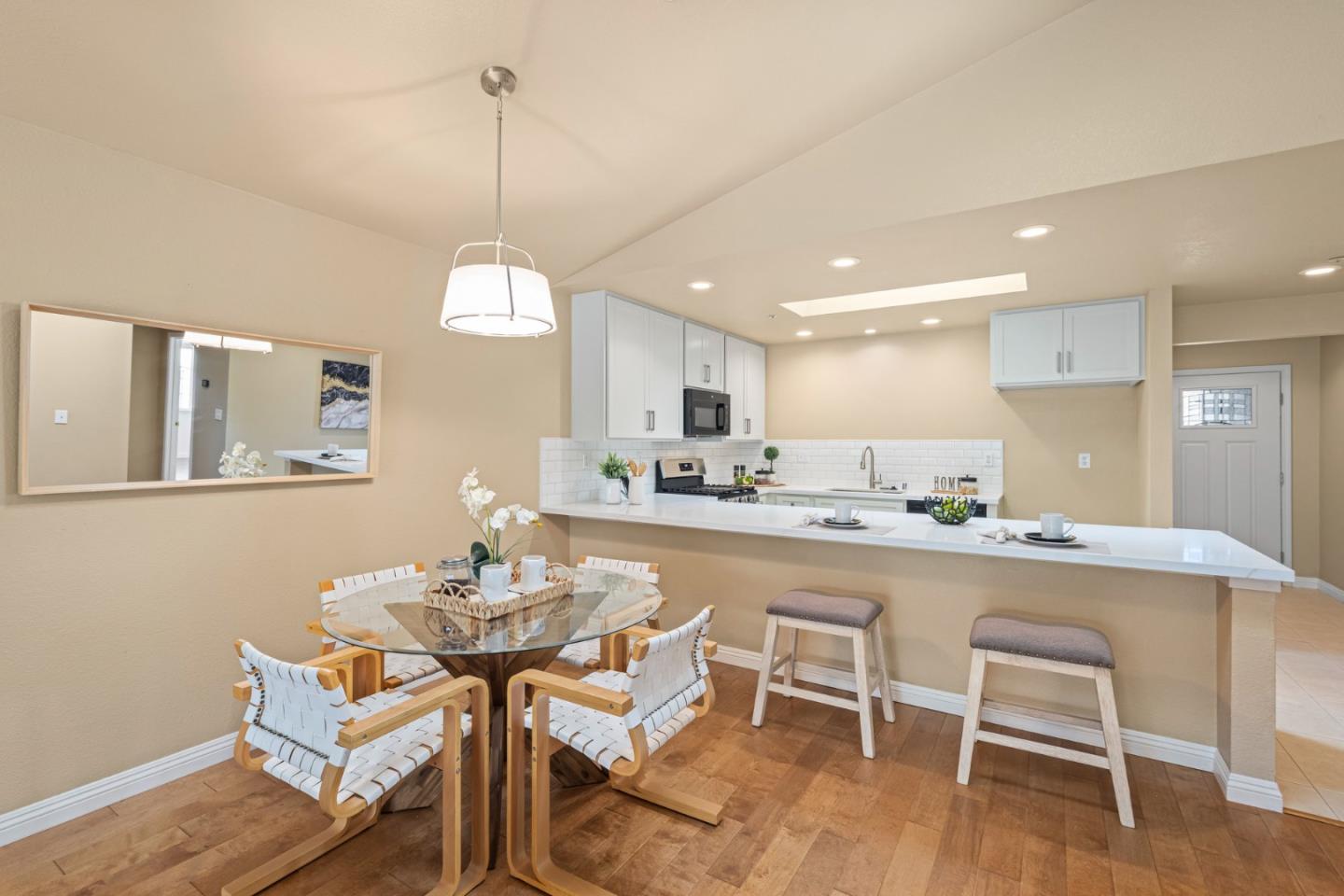 Detail Gallery Image 11 of 30 For 17437 Calle Del Sol, Morgan Hill,  CA 95037 - 4 Beds | 2 Baths