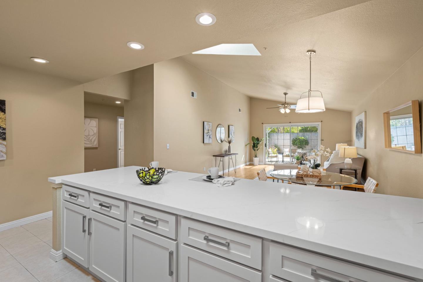 Detail Gallery Image 9 of 30 For 17437 Calle Del Sol, Morgan Hill,  CA 95037 - 4 Beds | 2 Baths