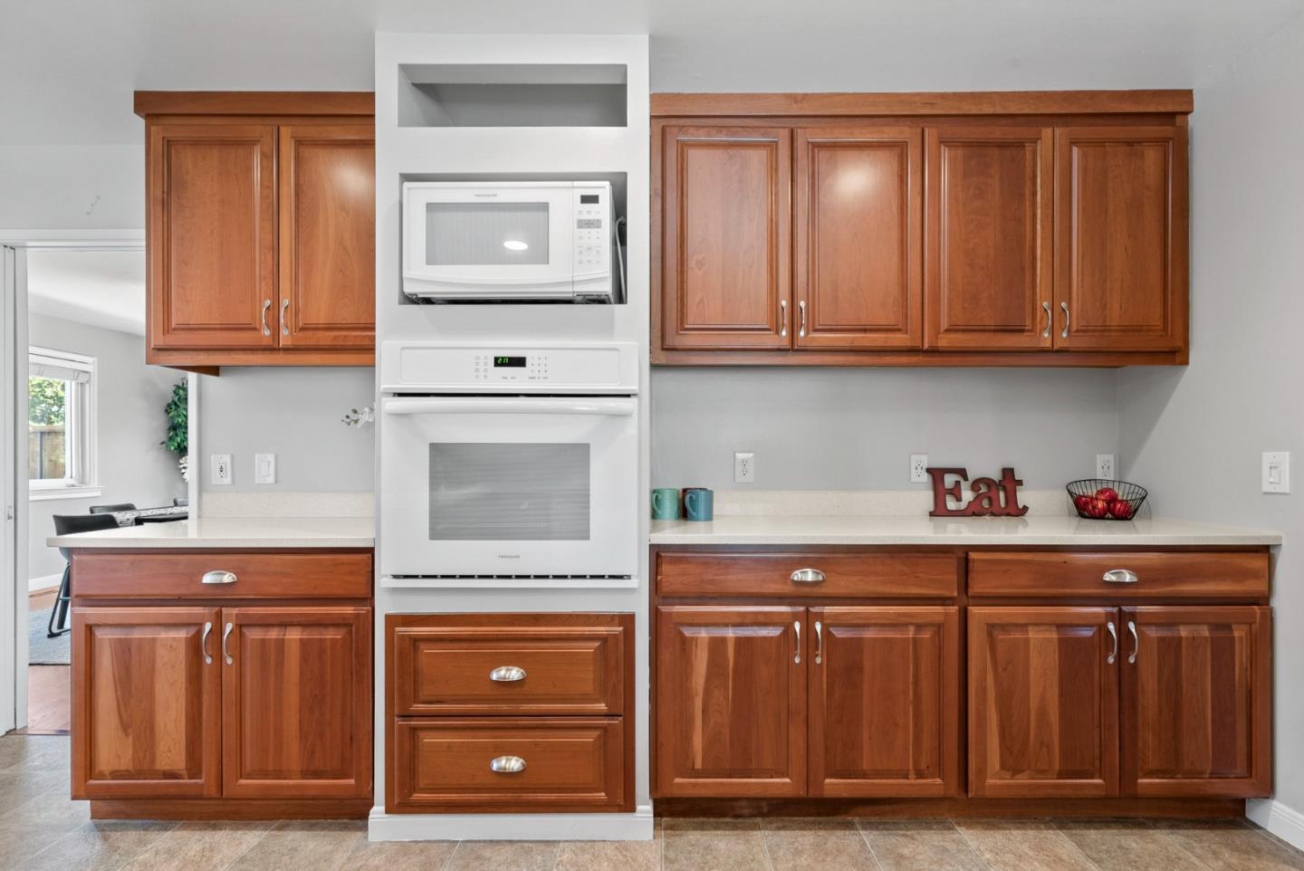 Detail Gallery Image 15 of 43 For 2369 Walden Sq, San Jose,  CA 95124 - 4 Beds | 2/1 Baths