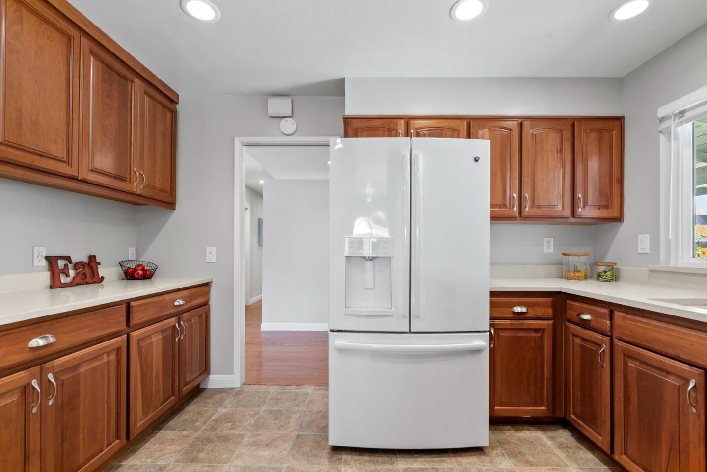 Detail Gallery Image 16 of 43 For 2369 Walden Sq, San Jose,  CA 95124 - 4 Beds | 2/1 Baths