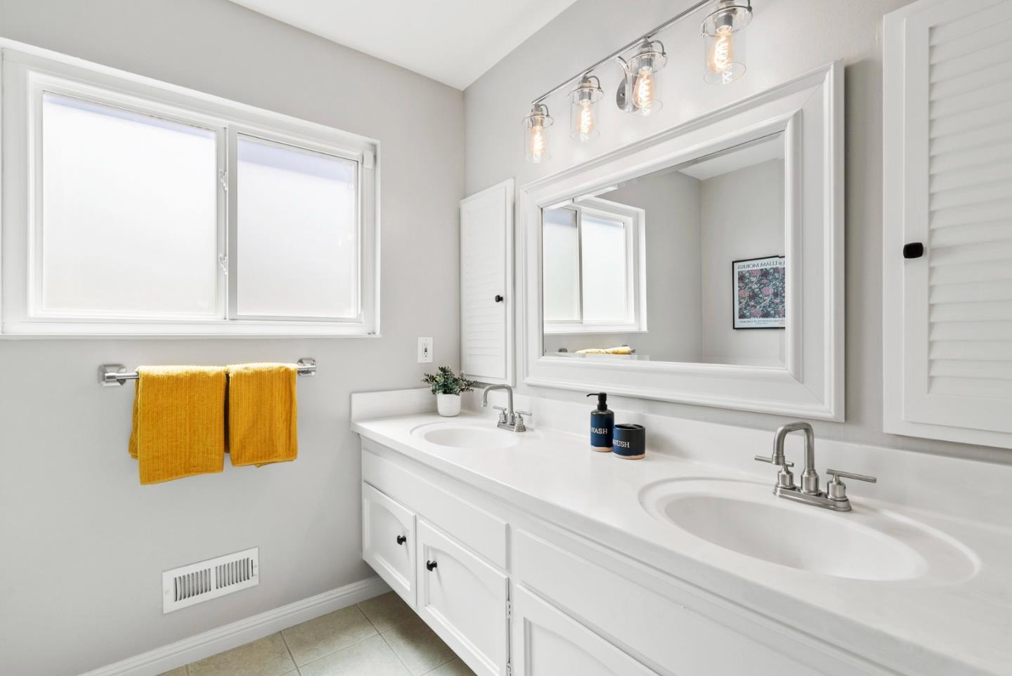 Detail Gallery Image 27 of 43 For 2369 Walden Sq, San Jose,  CA 95124 - 4 Beds | 2/1 Baths