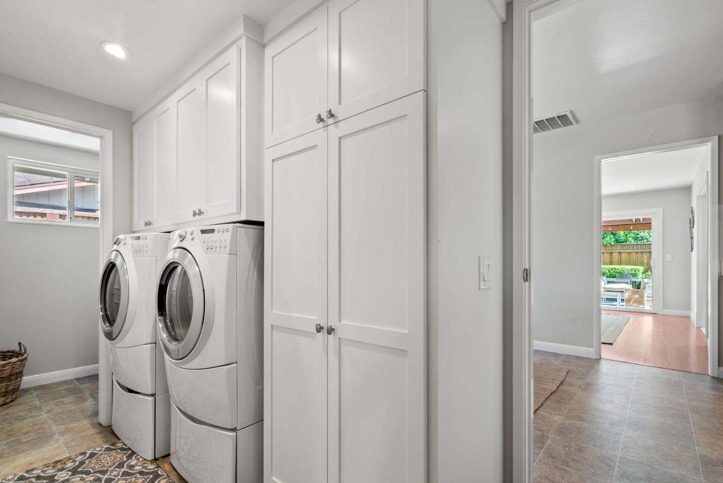 Detail Gallery Image 31 of 43 For 2369 Walden Sq, San Jose,  CA 95124 - 4 Beds | 2/1 Baths