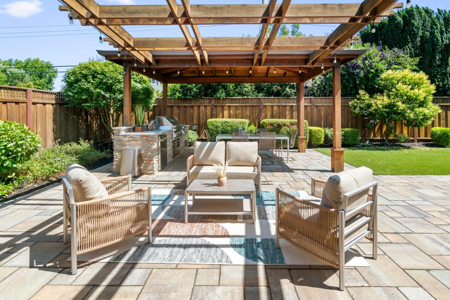 Detail Gallery Image 32 of 43 For 2369 Walden Sq, San Jose,  CA 95124 - 4 Beds | 2/1 Baths