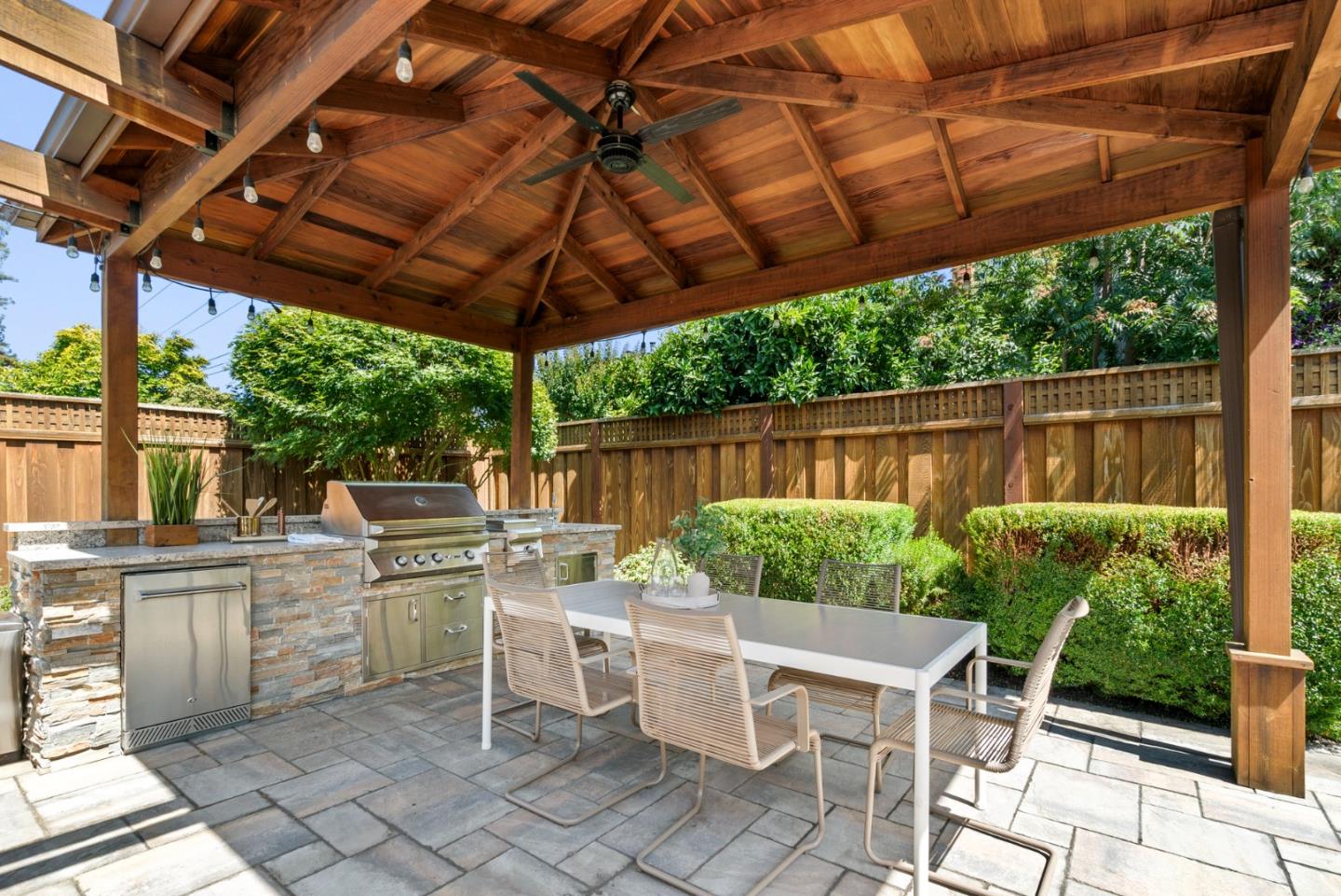 Detail Gallery Image 35 of 43 For 2369 Walden Sq, San Jose,  CA 95124 - 4 Beds | 2/1 Baths