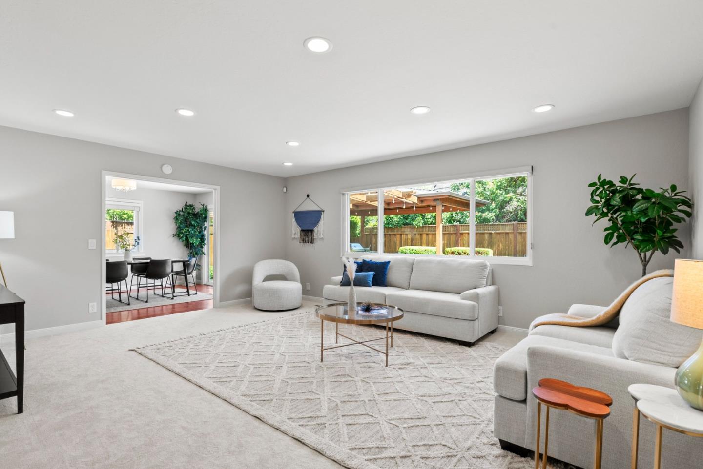 Detail Gallery Image 6 of 43 For 2369 Walden Sq, San Jose,  CA 95124 - 4 Beds | 2/1 Baths