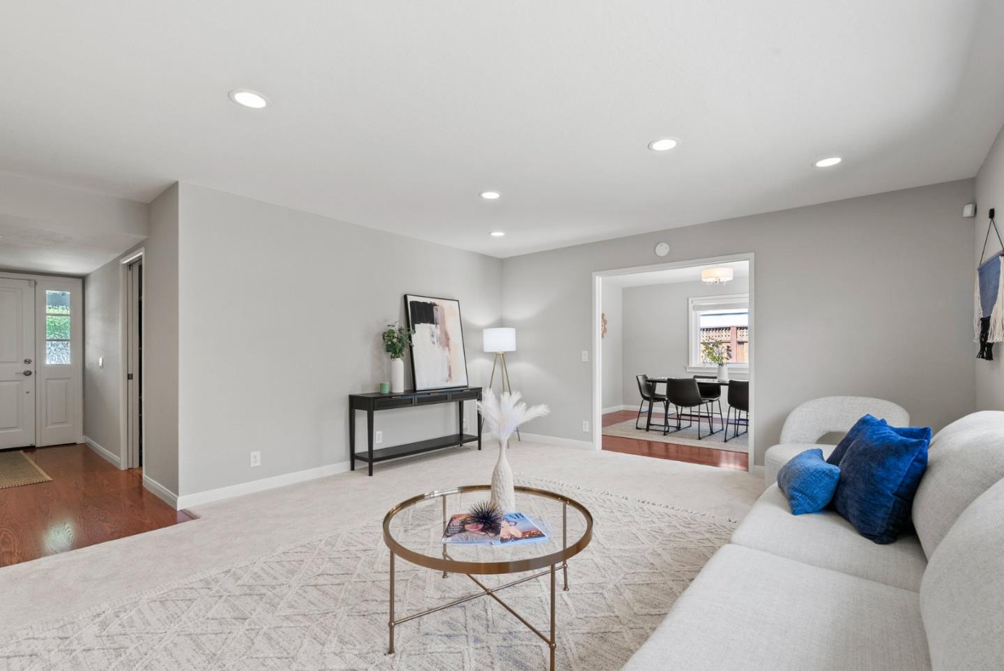 Detail Gallery Image 7 of 43 For 2369 Walden Sq, San Jose,  CA 95124 - 4 Beds | 2/1 Baths