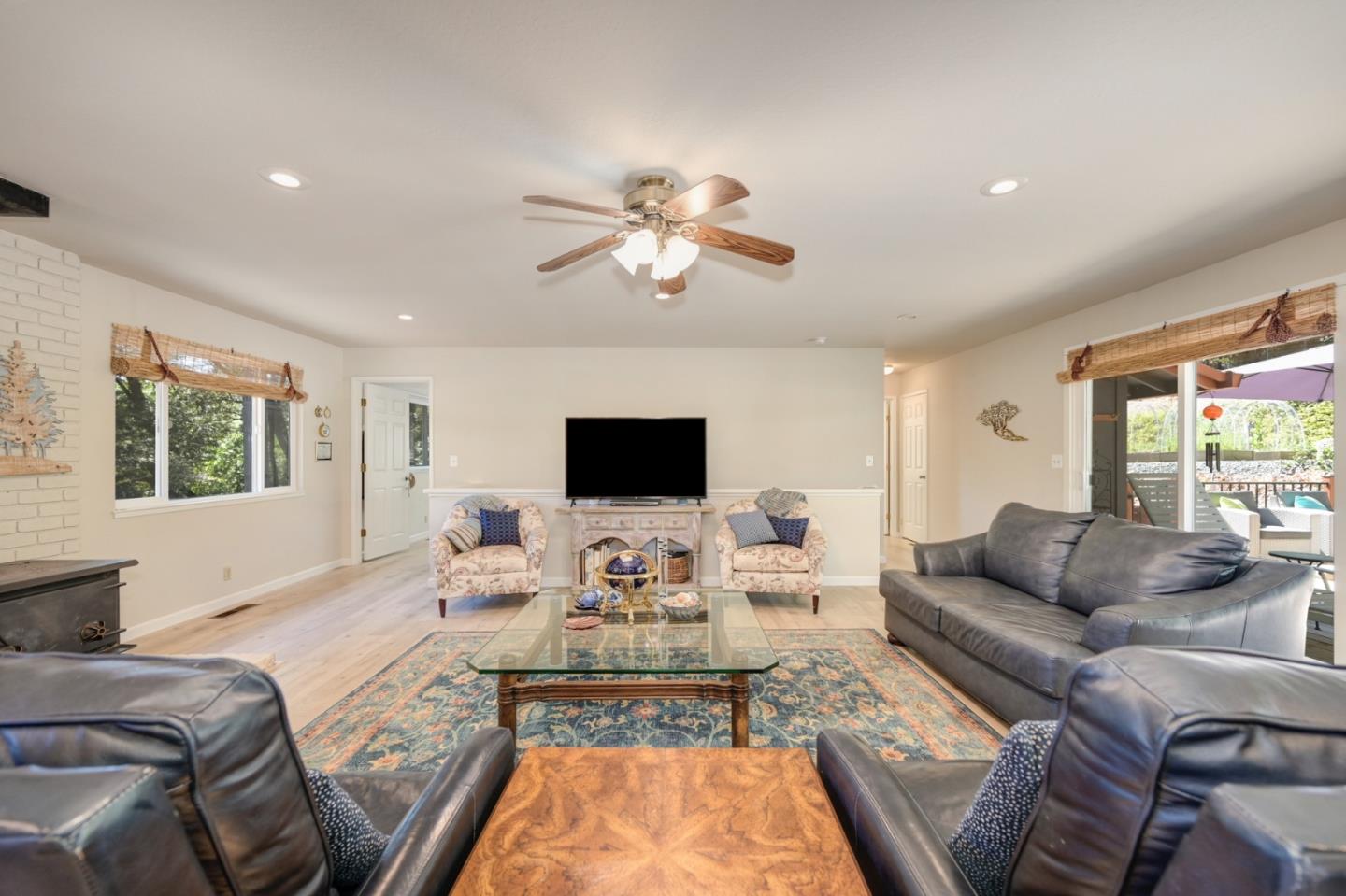 Detail Gallery Image 14 of 73 For 18950 Rainbow Mine Rd, Pine Grove,  CA 95665 - 3 Beds | 3 Baths